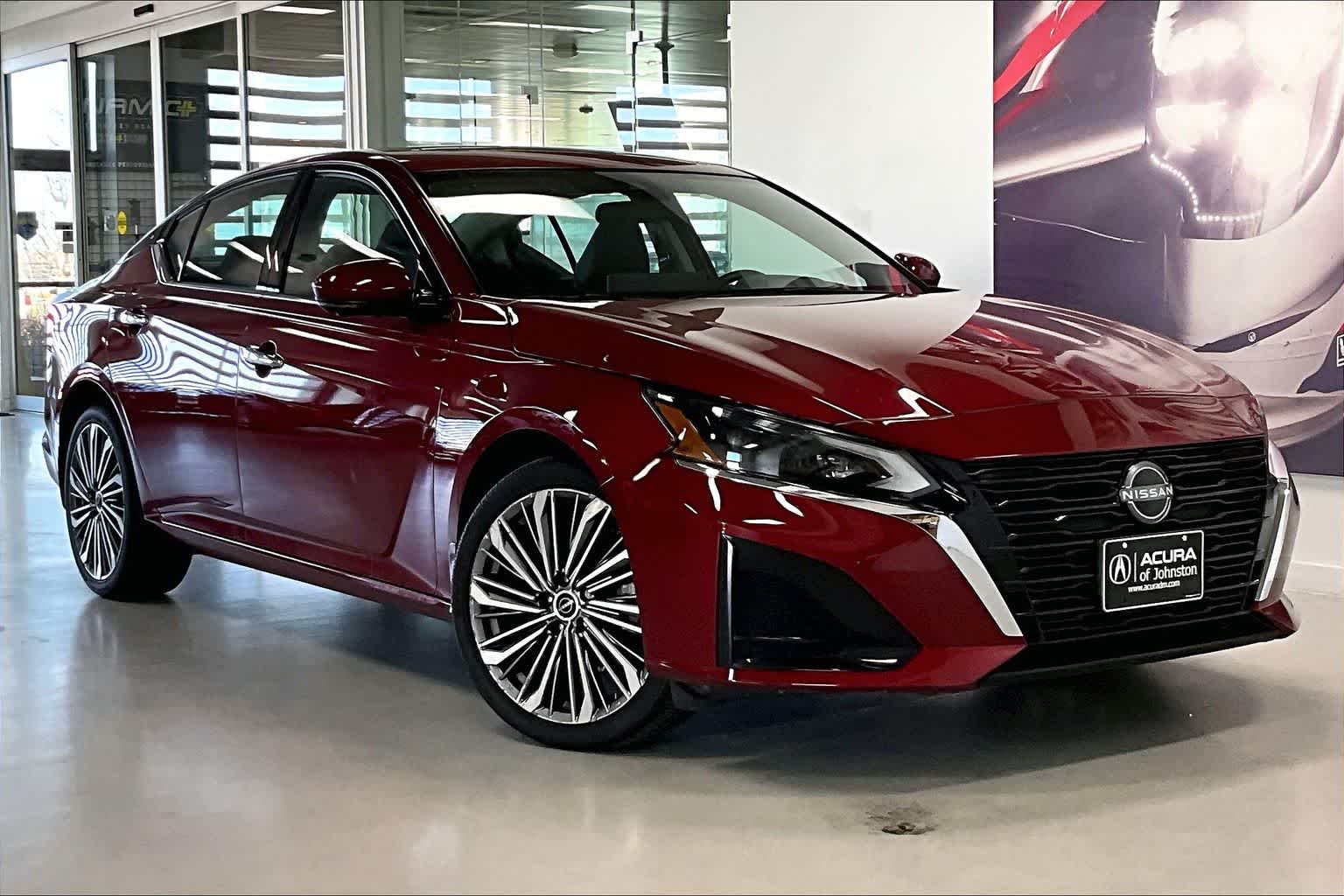 Thumbnail: 2023 Nissan Altima - 18