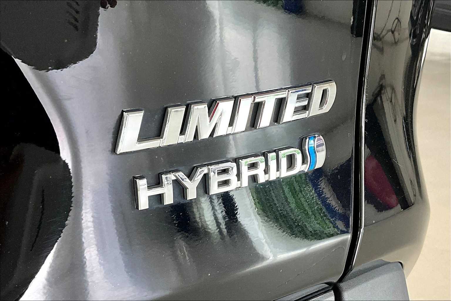Thumbnail: 2022 Toyota RAV4 - 7
