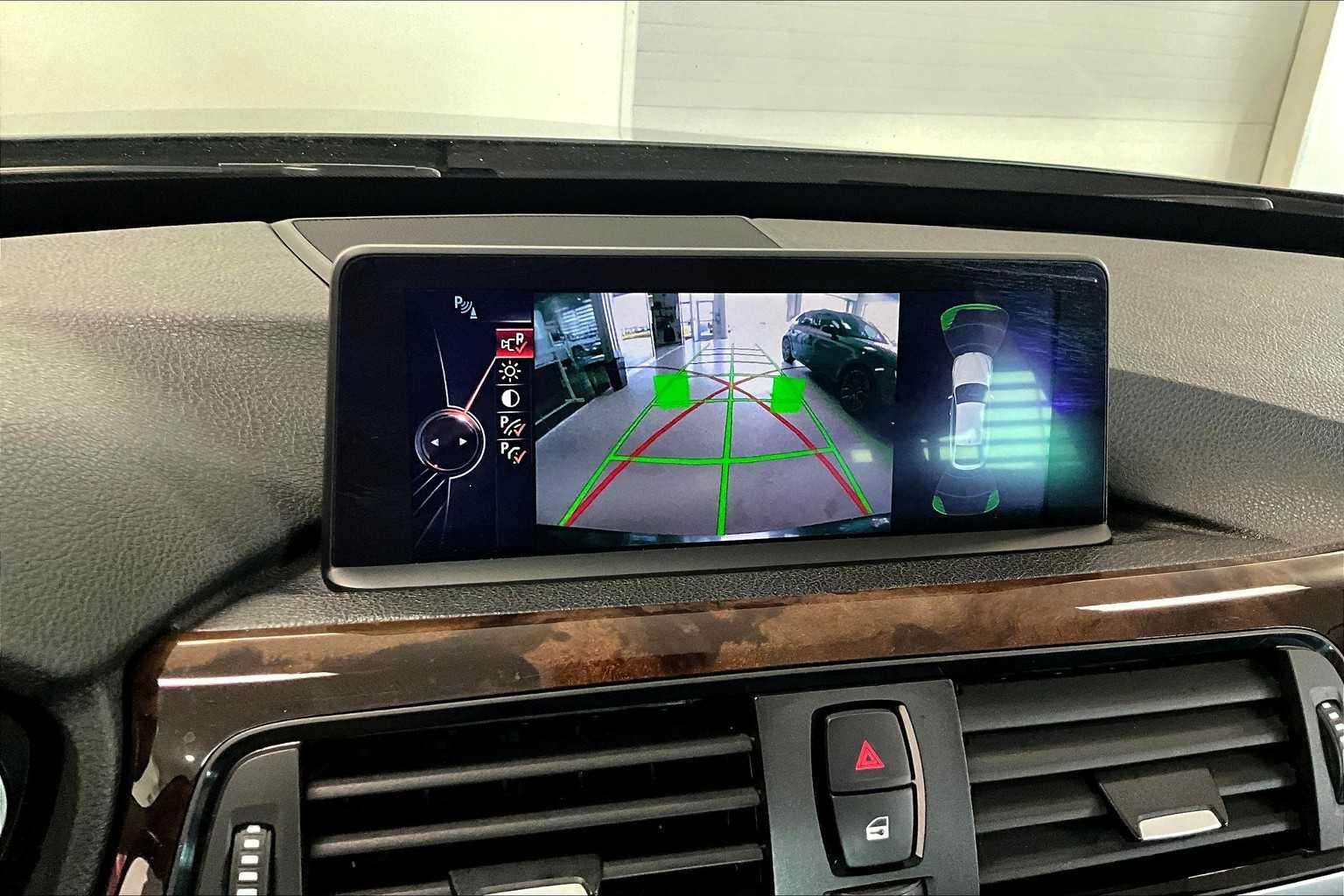 Thumbnail: 2015 BMW 3 Series - 22