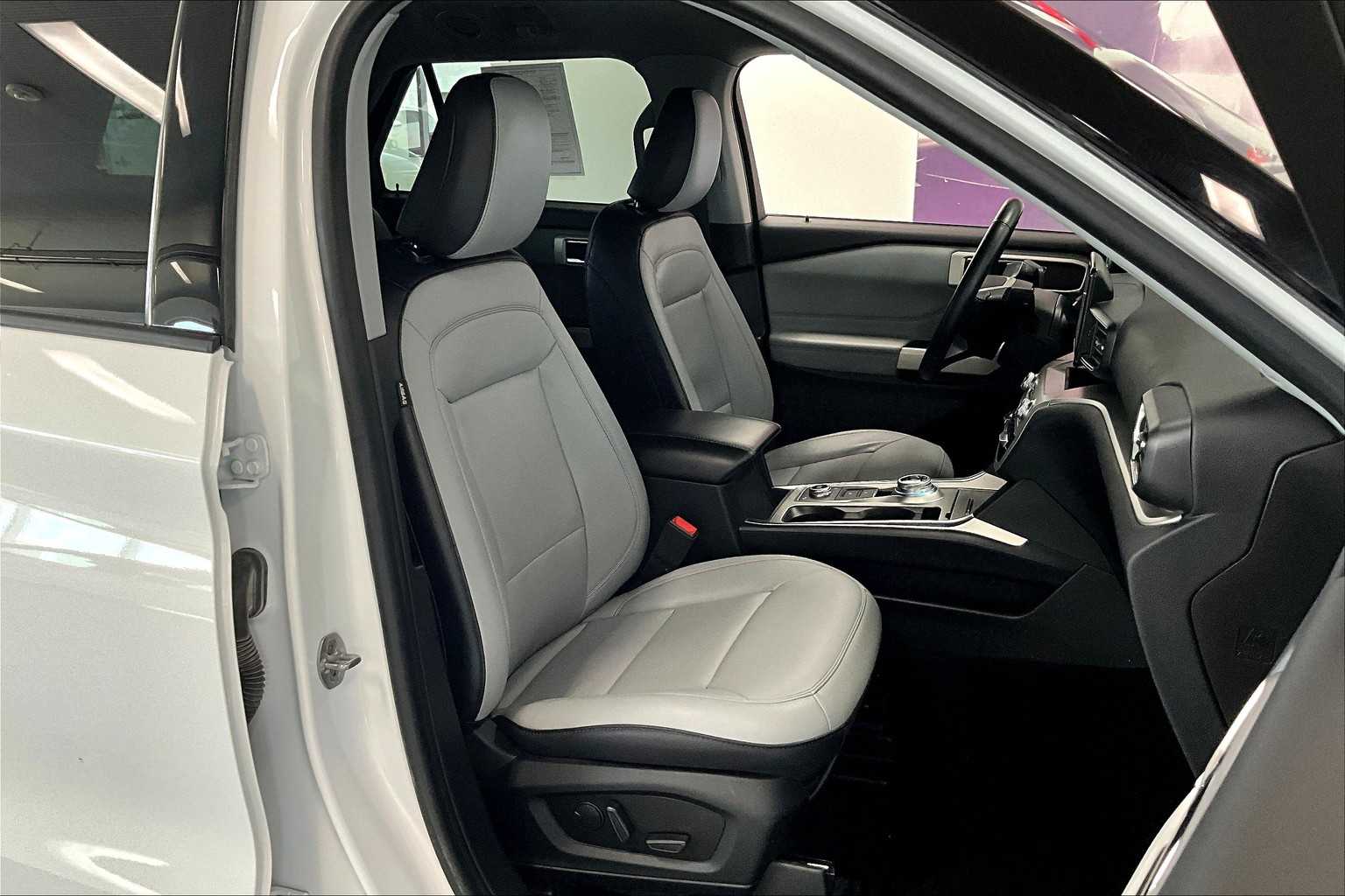 Thumbnail: 2021 Ford Explorer - 11