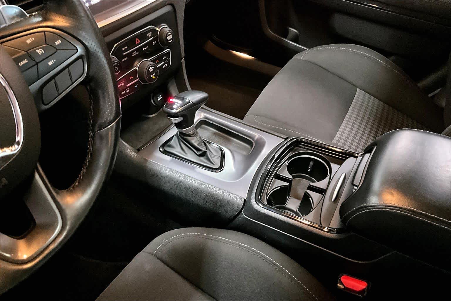 Thumbnail: 2020 Dodge Charger - 15