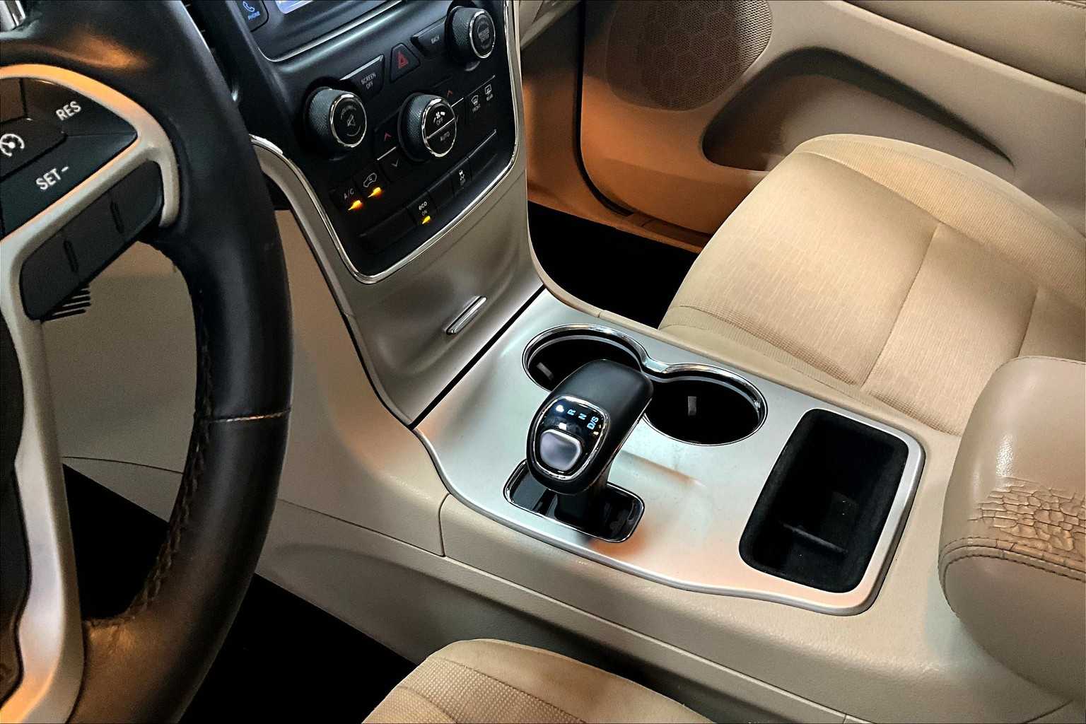 Thumbnail: 2014 Jeep Grand Cherokee - 13