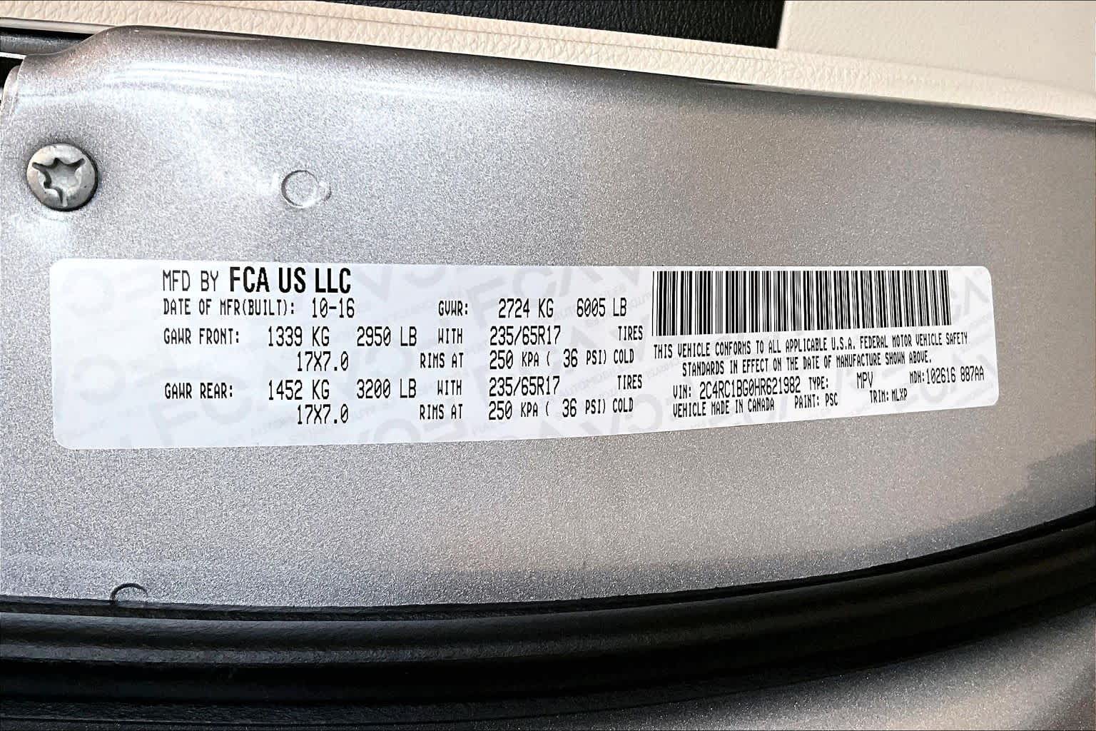 Thumbnail: 2017 Chrysler Pacifica - 18