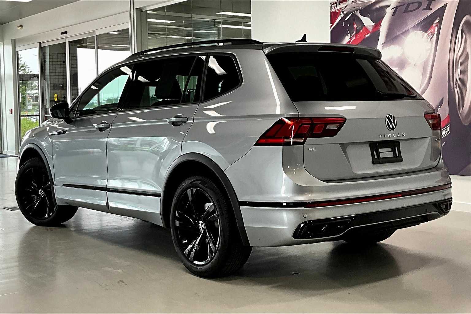 Thumbnail: 2024 Volkswagen Tiguan - 4