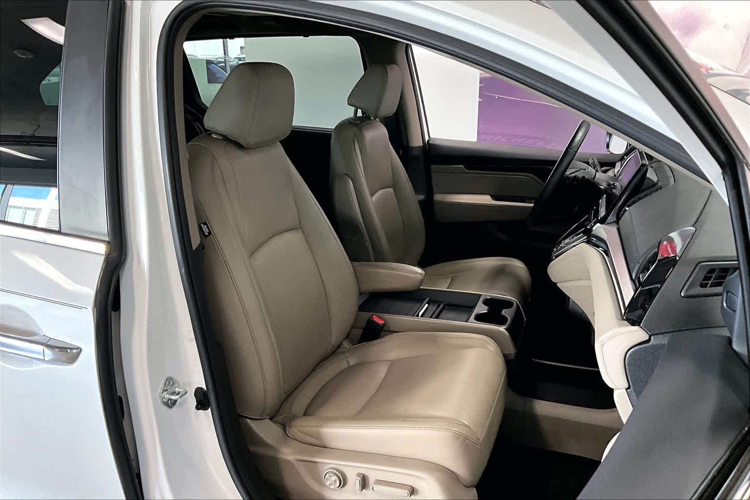 Thumbnail: 2023 Honda Odyssey - 12