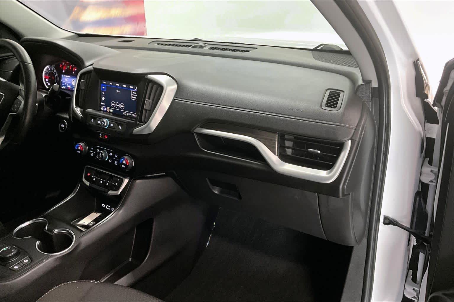 Thumbnail: 2022 GMC Terrain - 23