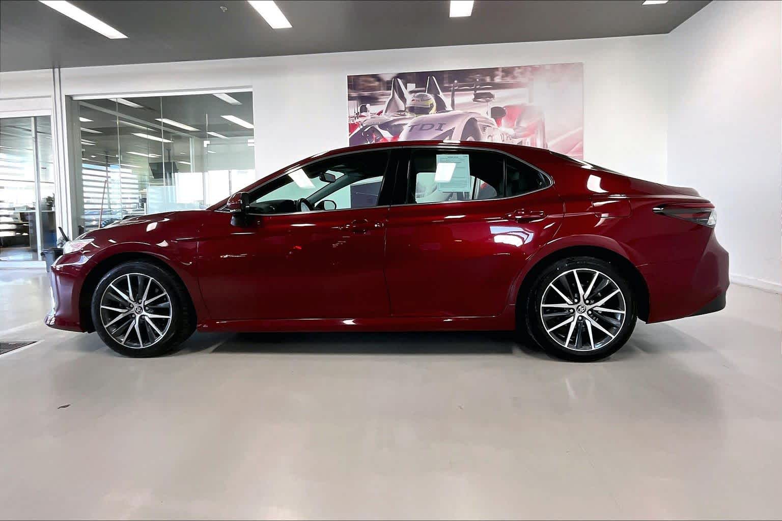 Thumbnail: 2022 Toyota Camry - 3