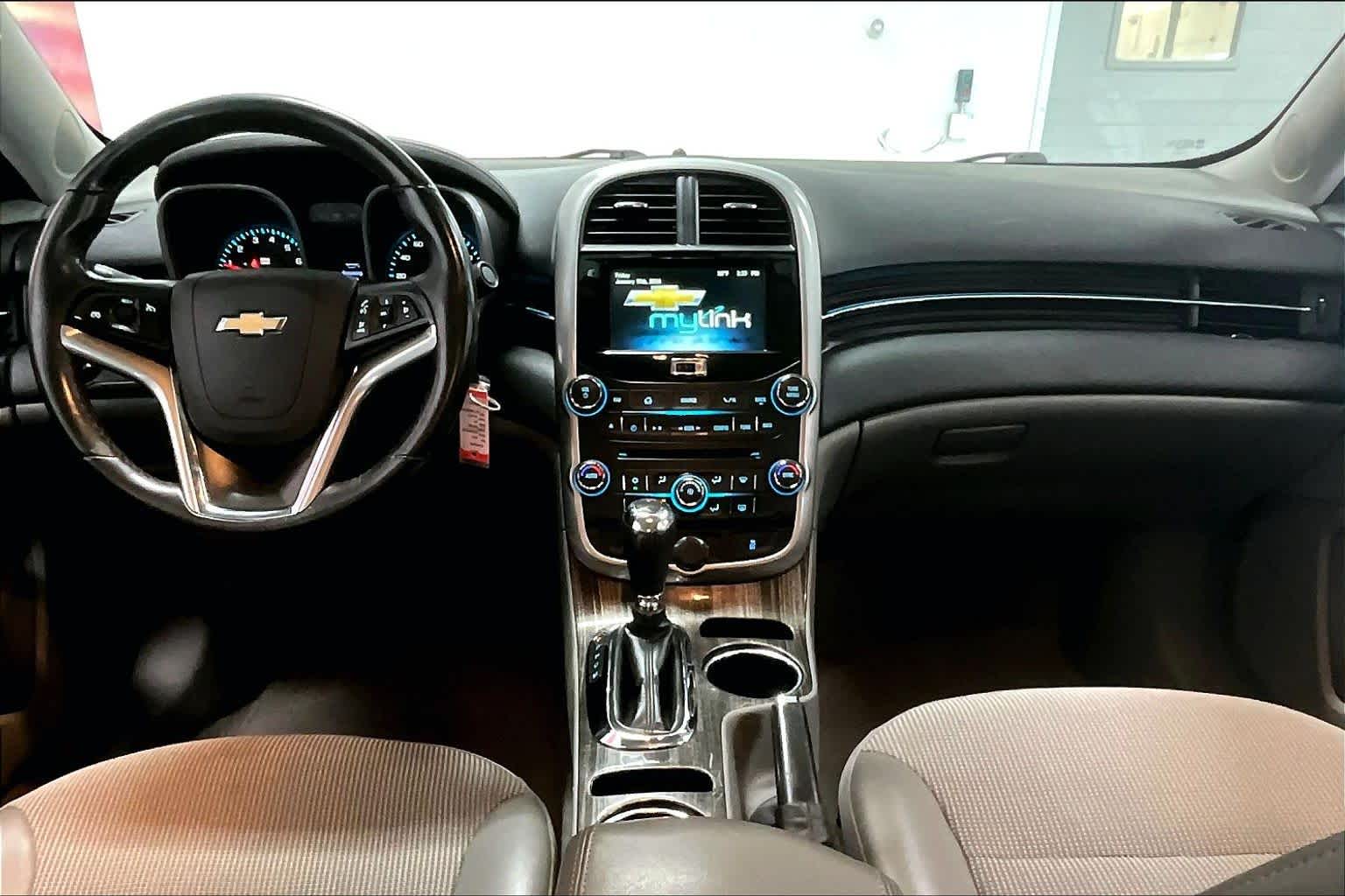 Thumbnail: 2015 Chevrolet Malibu - 9