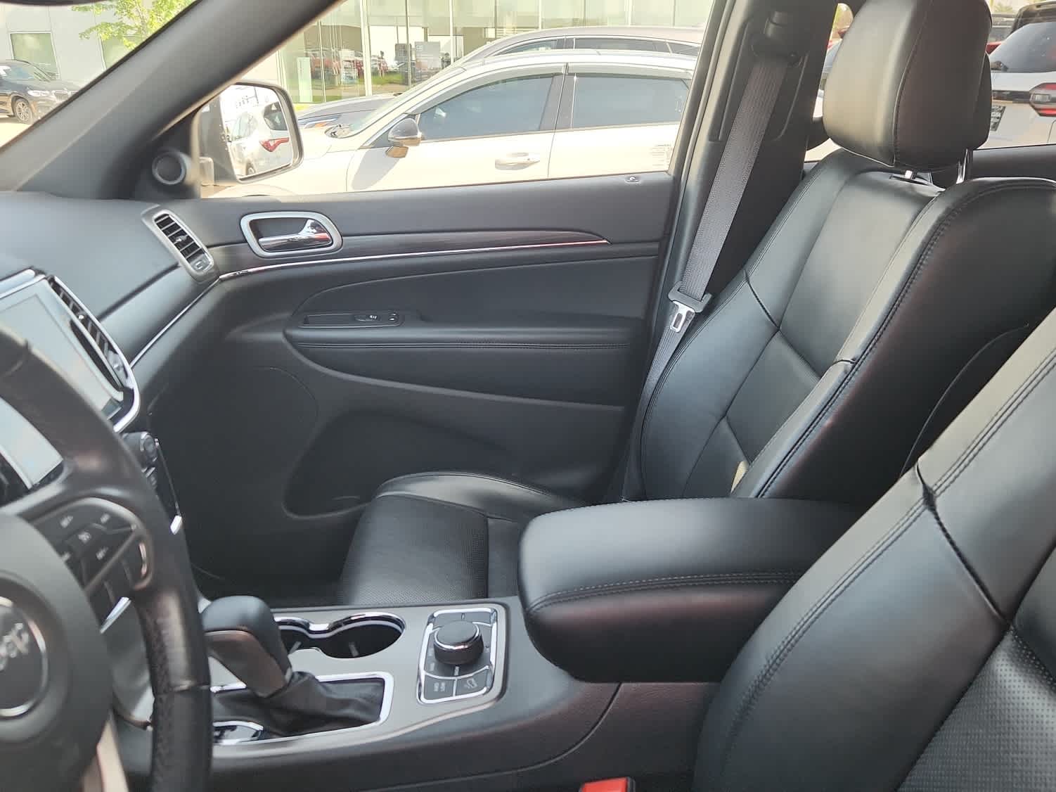 Thumbnail: 2019 Jeep Grand Cherokee - 10