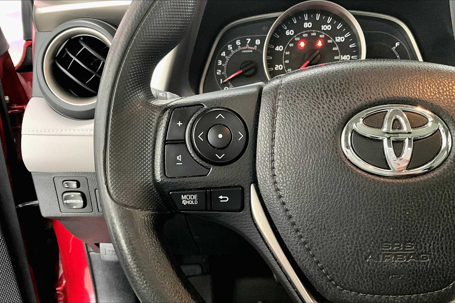 Thumbnail: 2013 Toyota RAV4 - 22