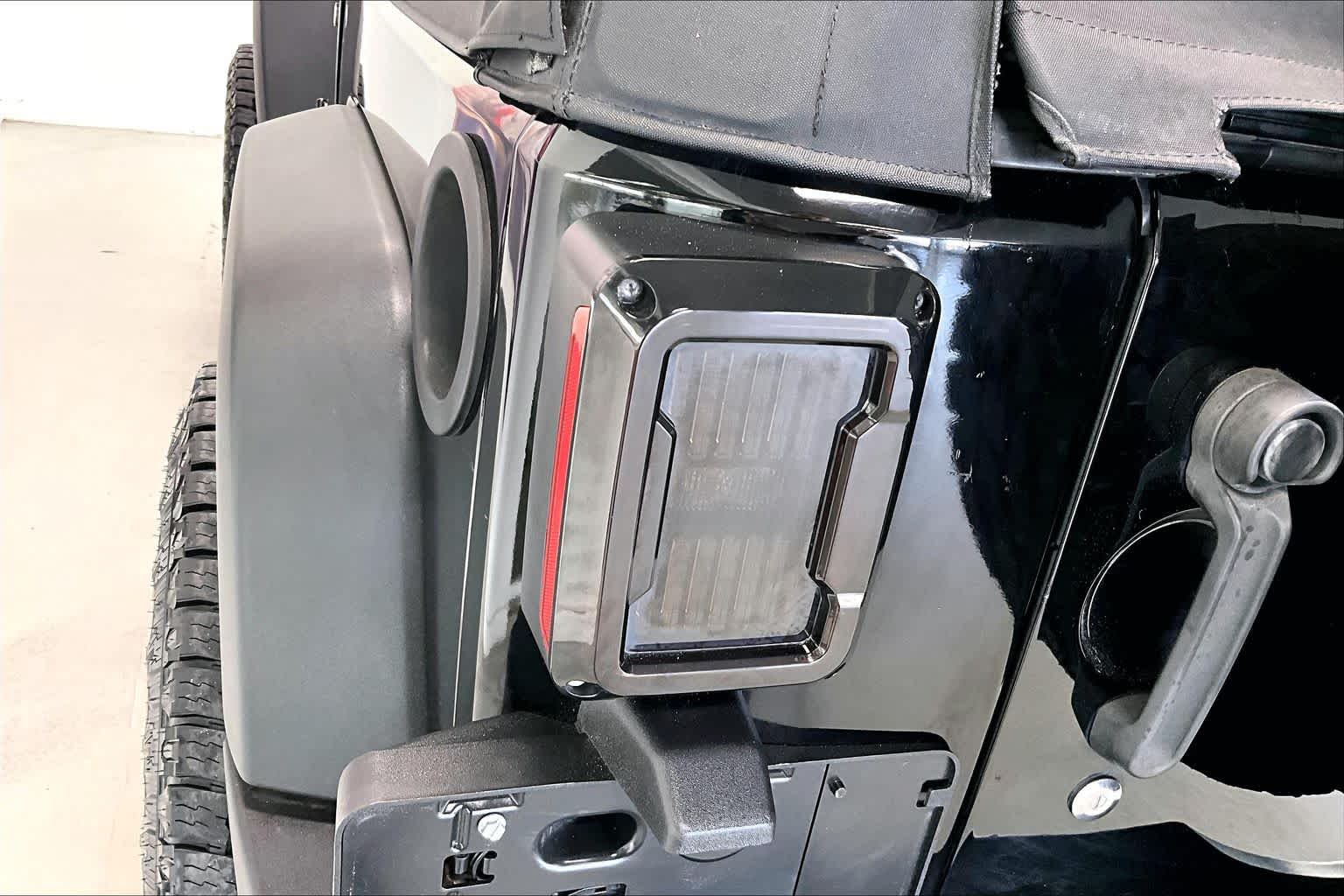 Thumbnail: 2014 Jeep Wrangler - 27