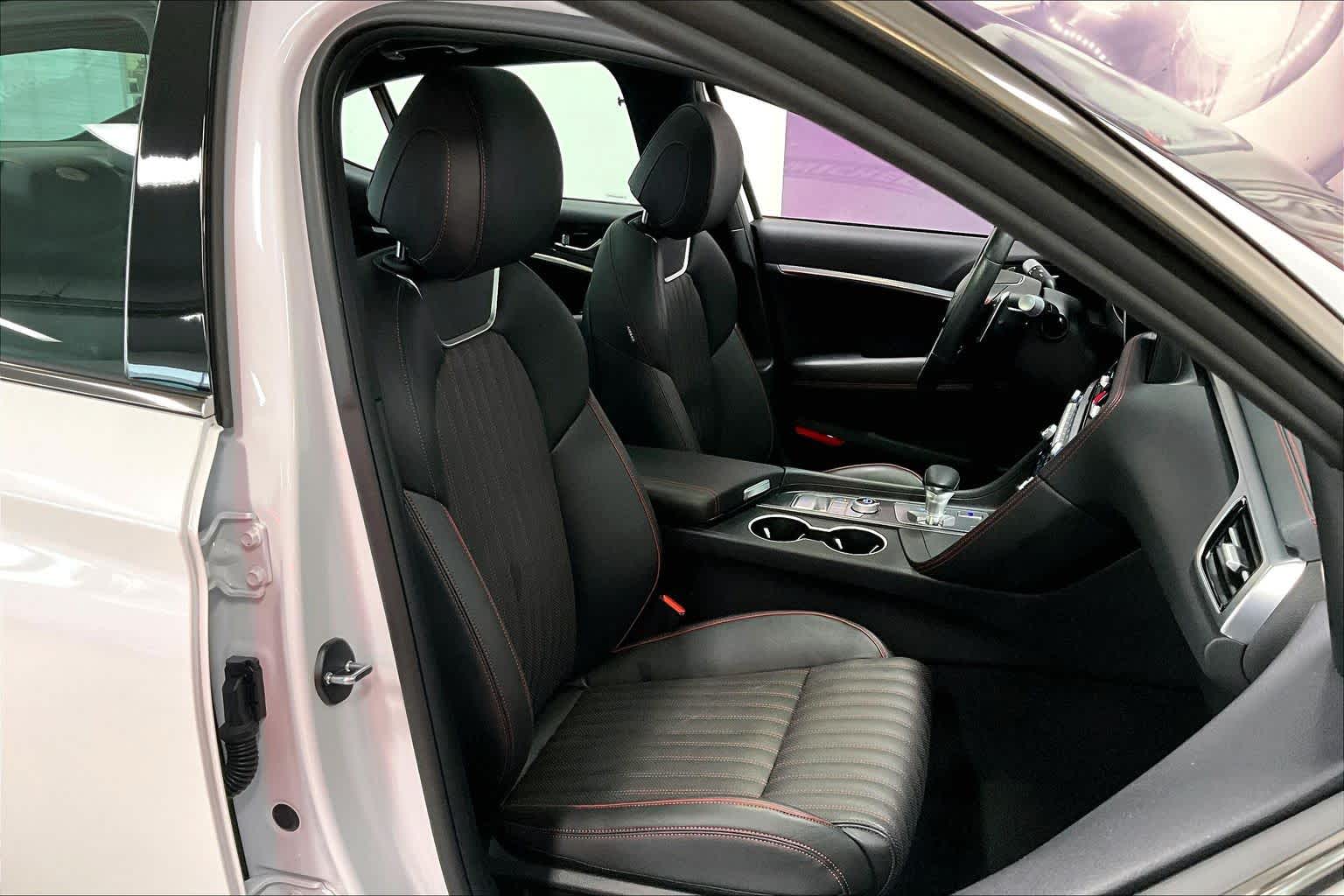 Thumbnail: 2024 Genesis G70 - 12