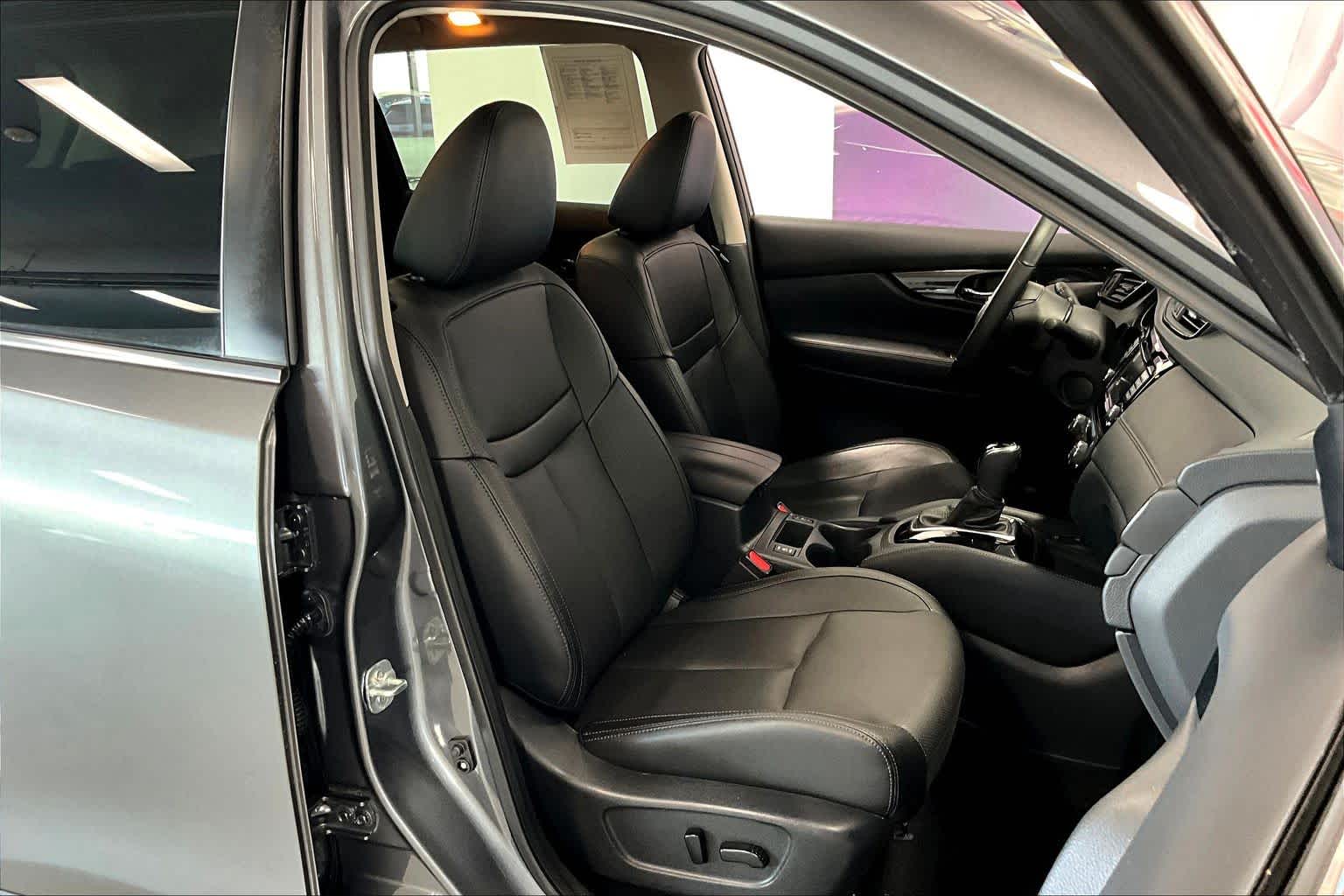 Thumbnail: 2019 Nissan Rogue - 12