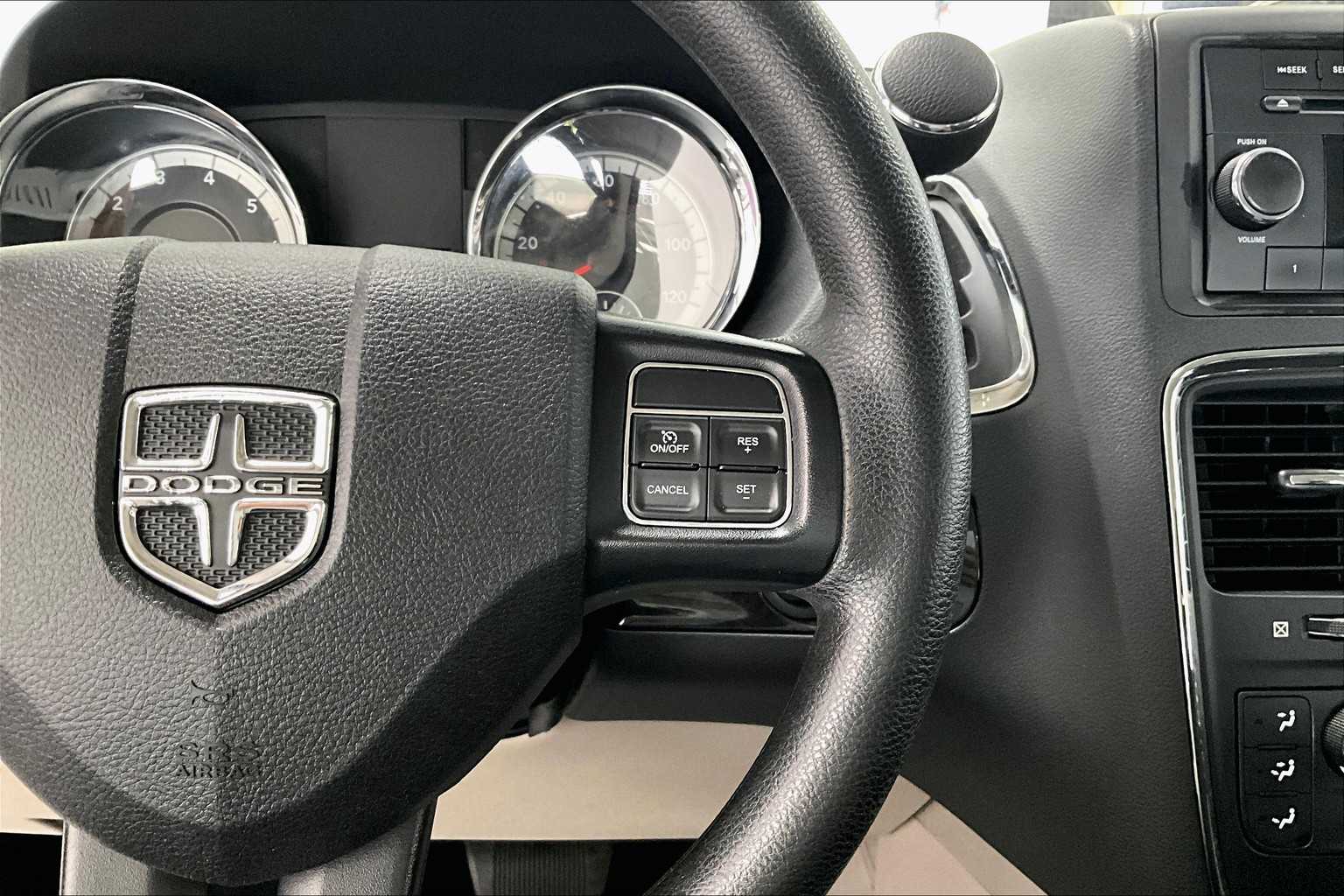 Thumbnail: 2016 Dodge Grand Caravan - 9