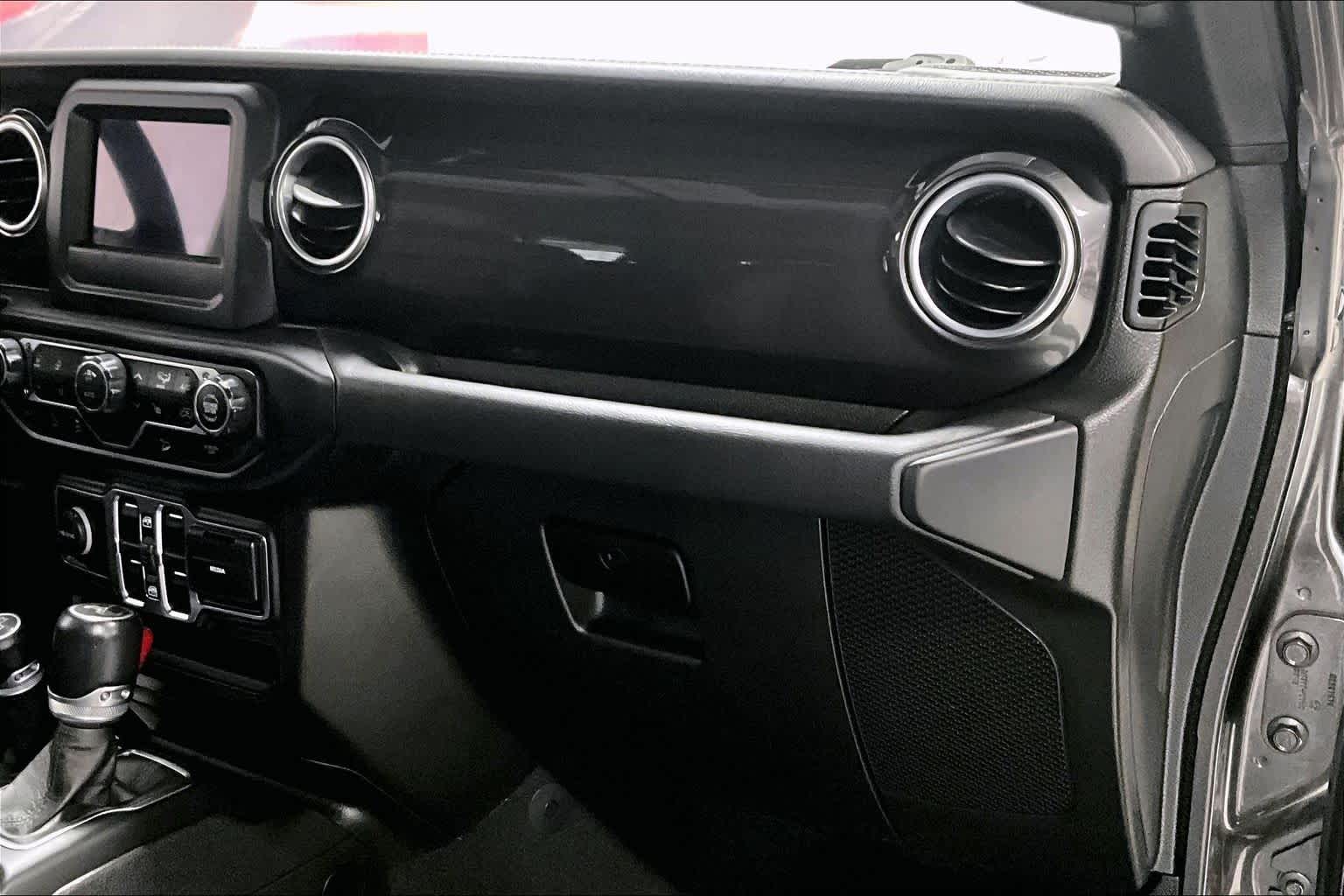 Thumbnail: 2020 Jeep Wrangler - 21