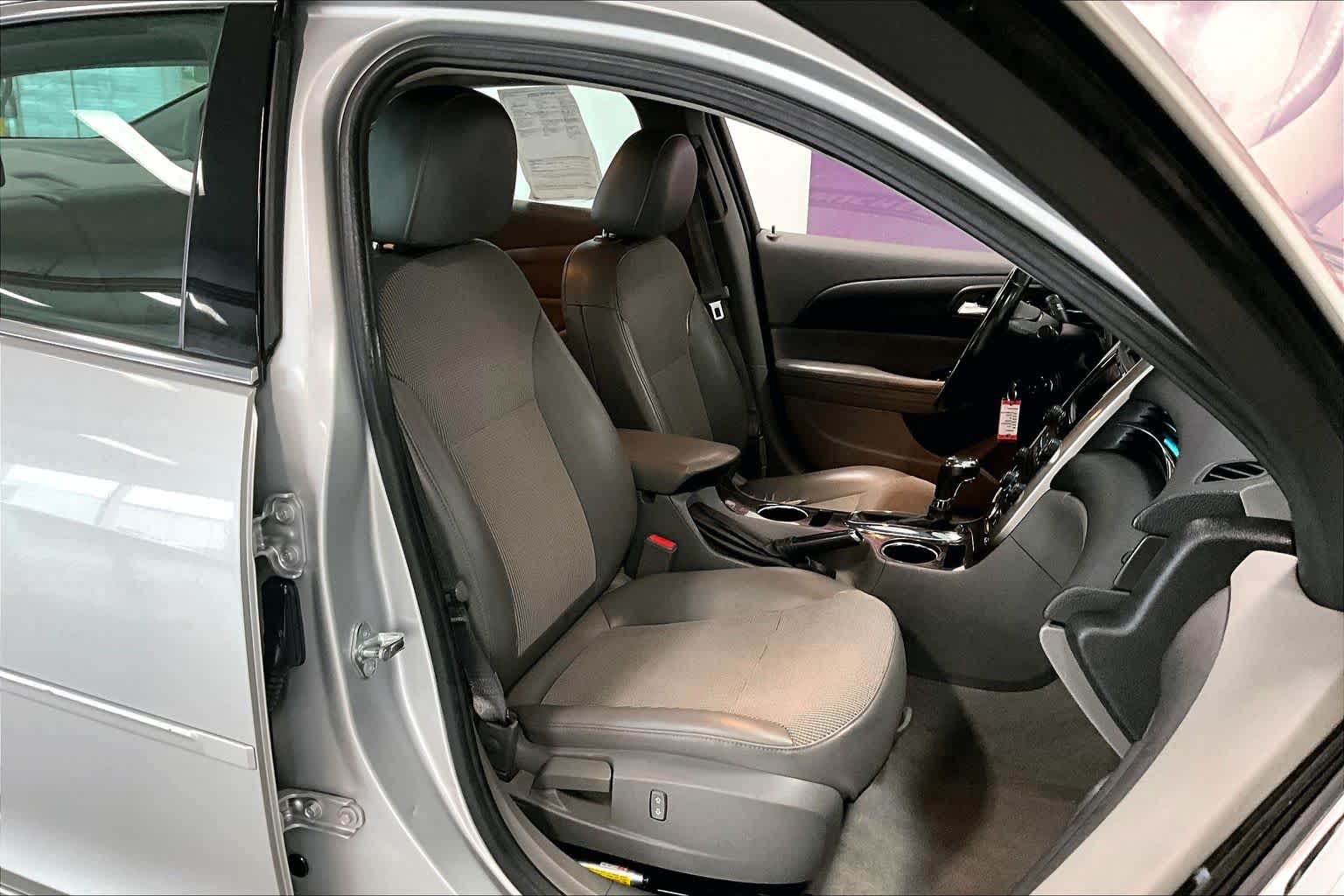 Thumbnail: 2015 Chevrolet Malibu - 12