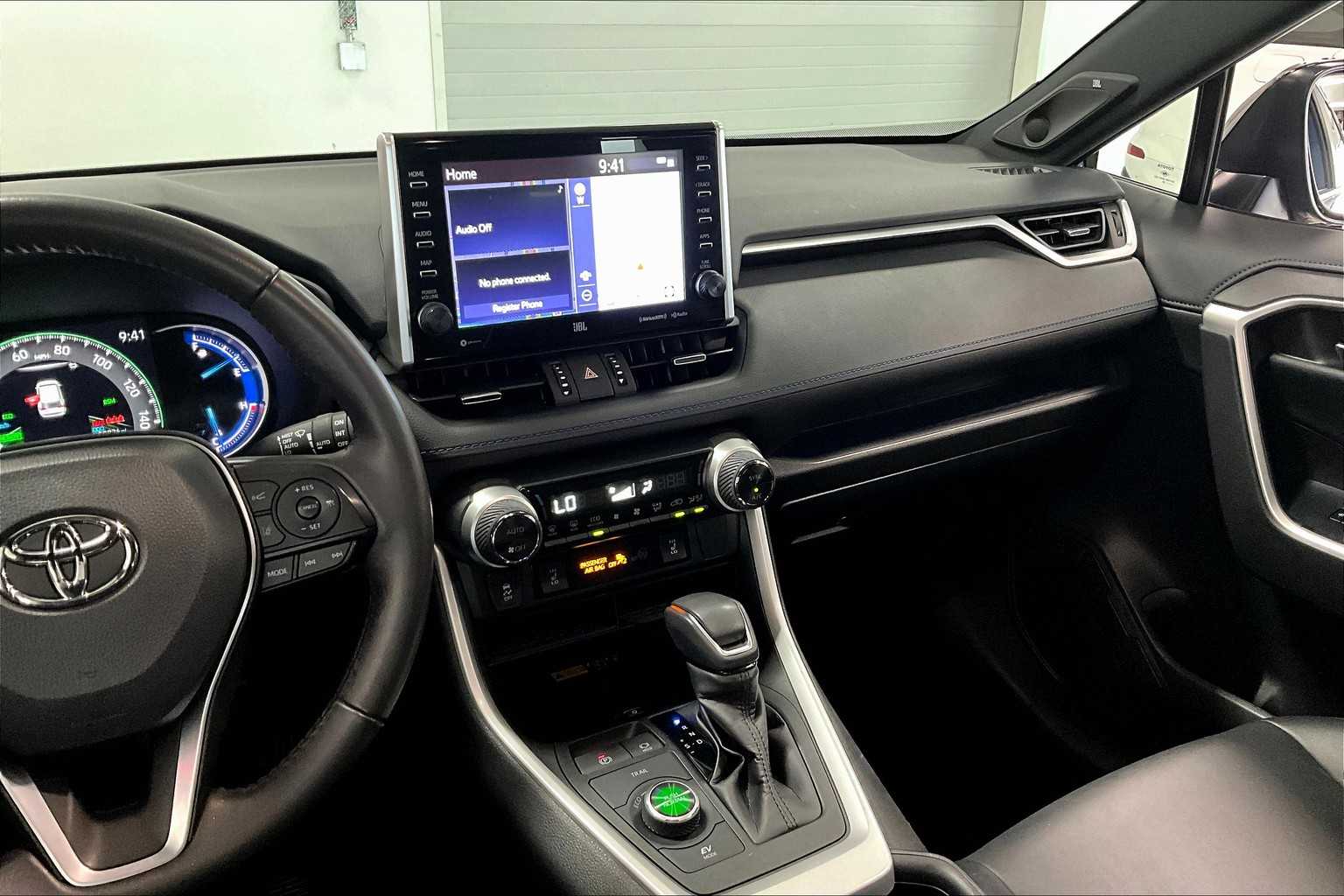 Thumbnail: 2022 Toyota RAV4 - 13