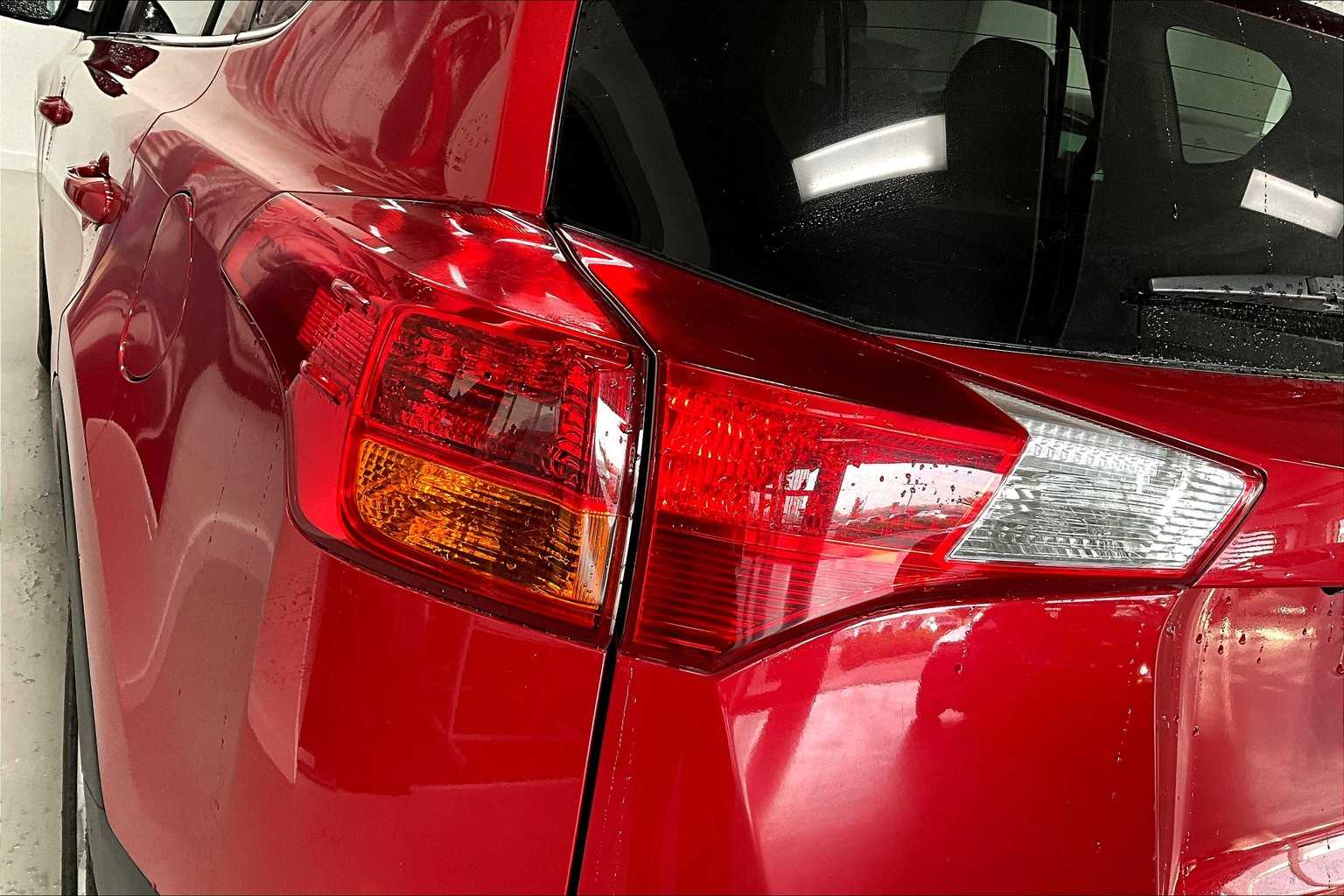 Thumbnail: 2013 Toyota RAV4 - 30