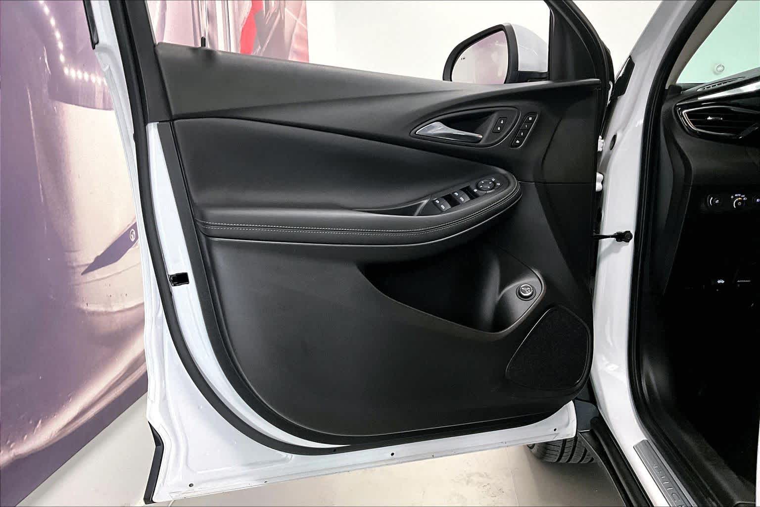 Thumbnail: 2022 Buick Encore GX - 25