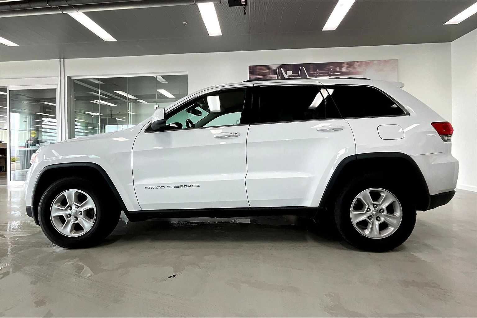 Thumbnail: 2014 Jeep Grand Cherokee - 3