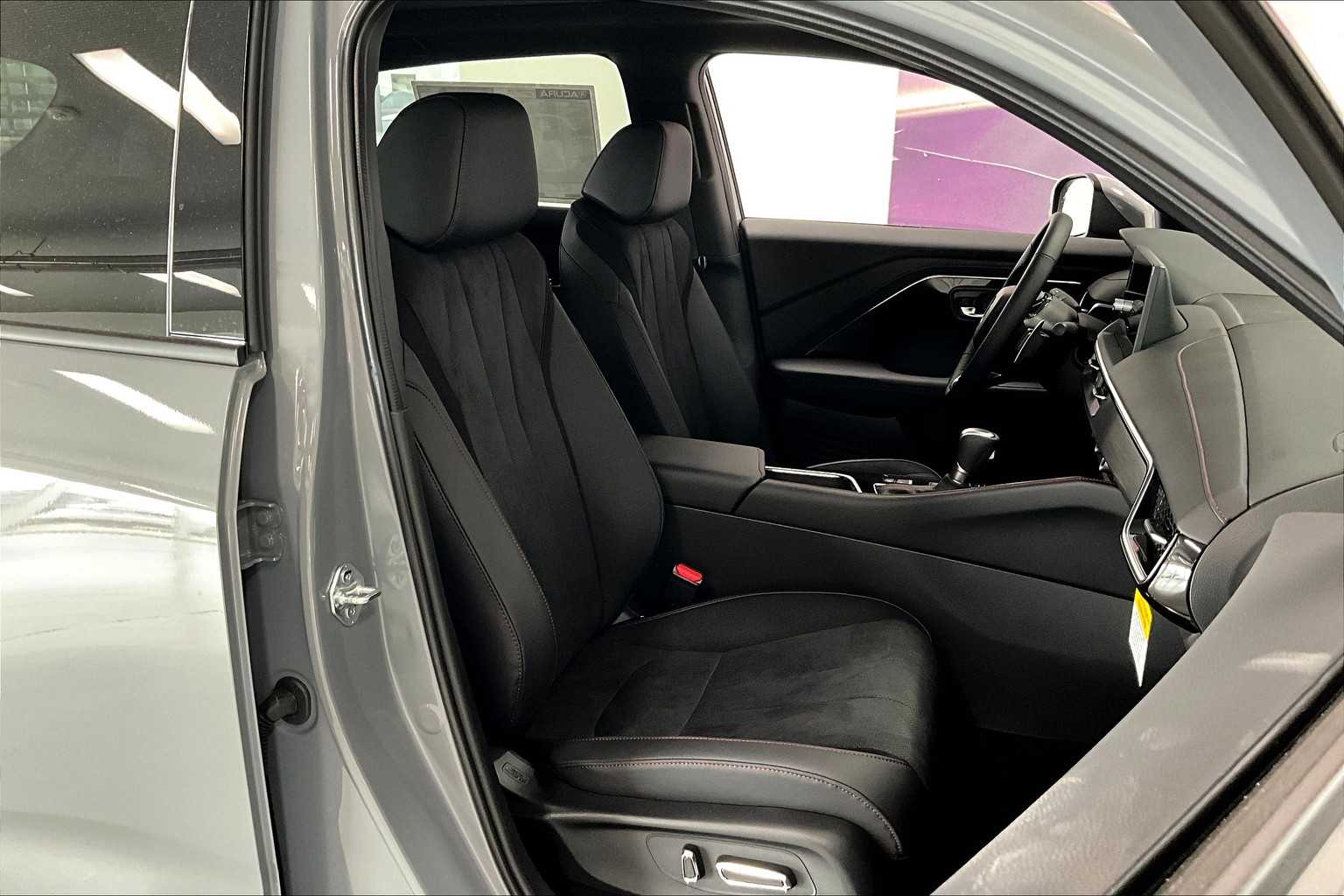 Thumbnail: 2025 Acura ADX - 14