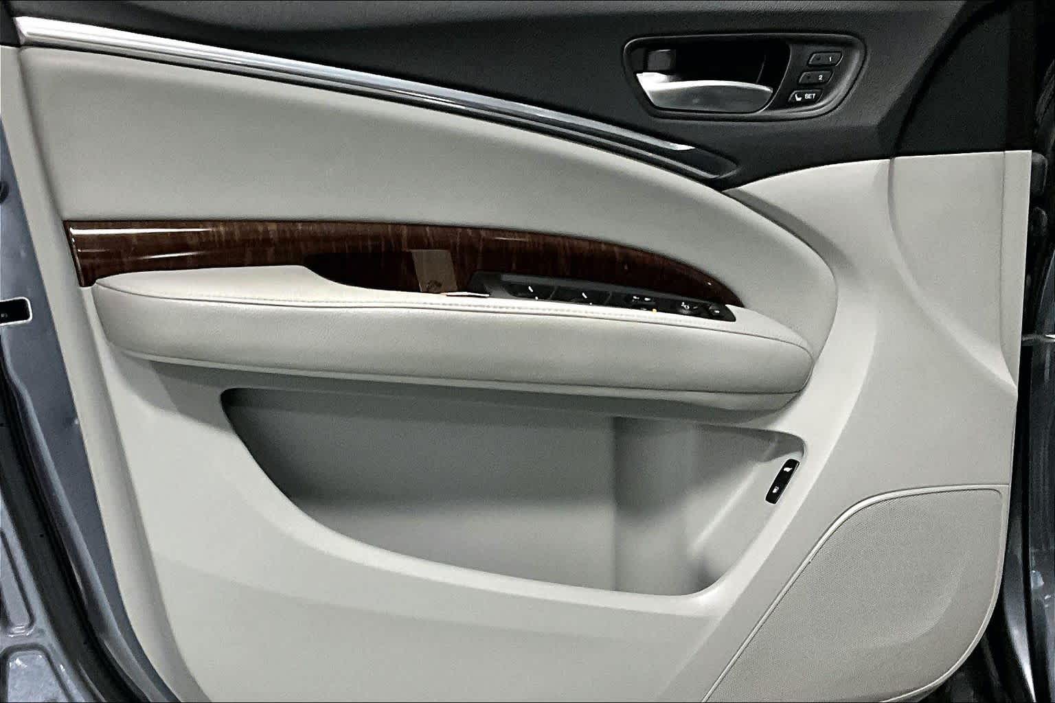 Thumbnail: 2017 Acura MDX - 25