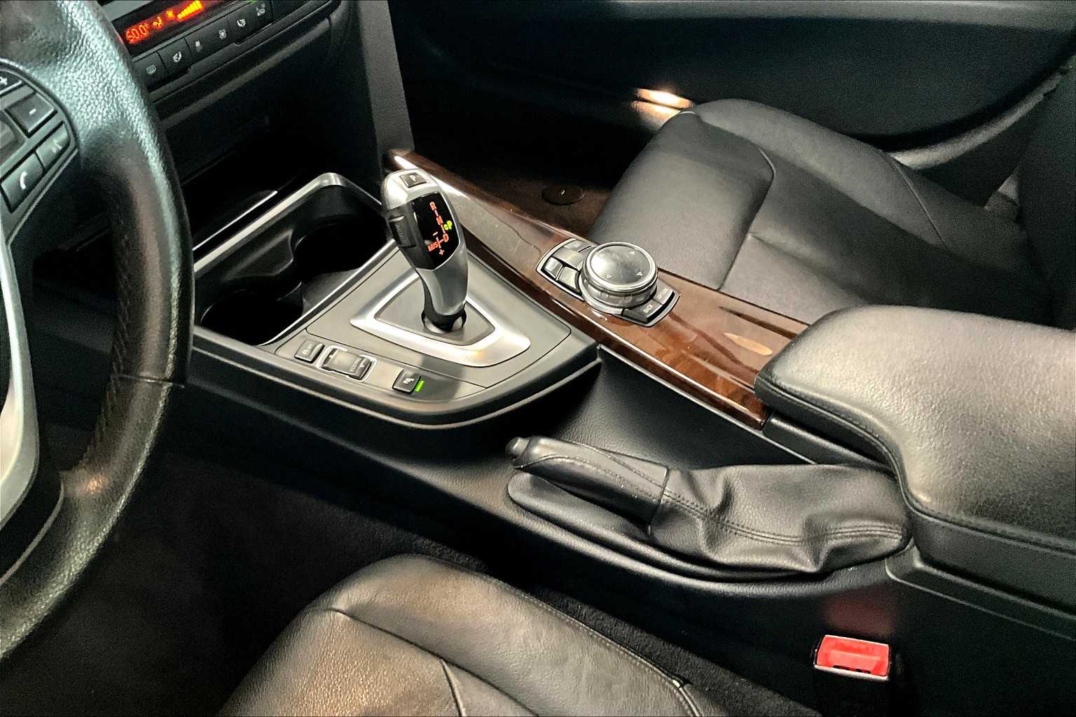 Thumbnail: 2015 BMW 3 Series - 14