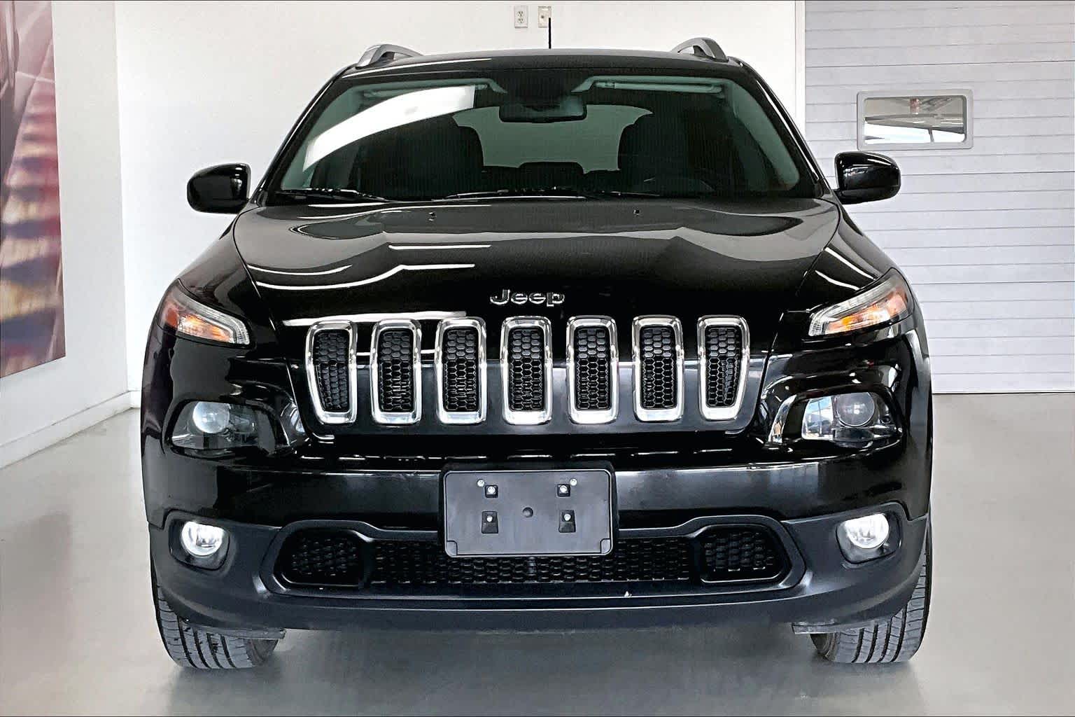 Thumbnail: 2016 Jeep Cherokee - 6