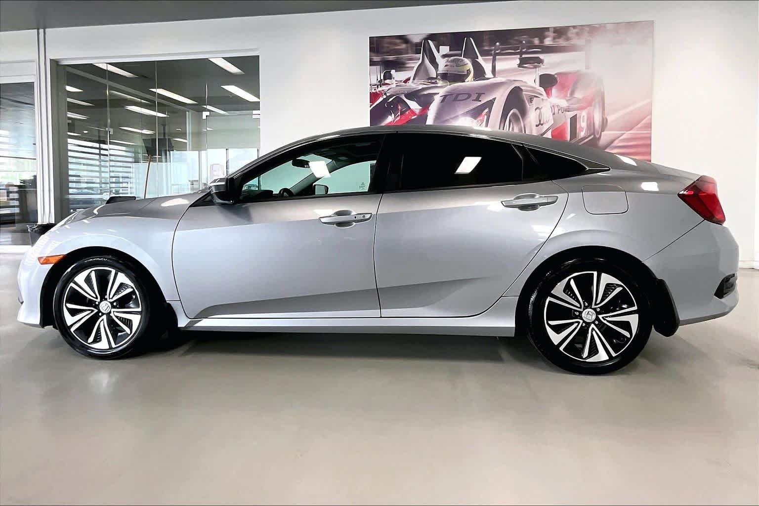 Thumbnail: 2016 Honda Civic - 3
