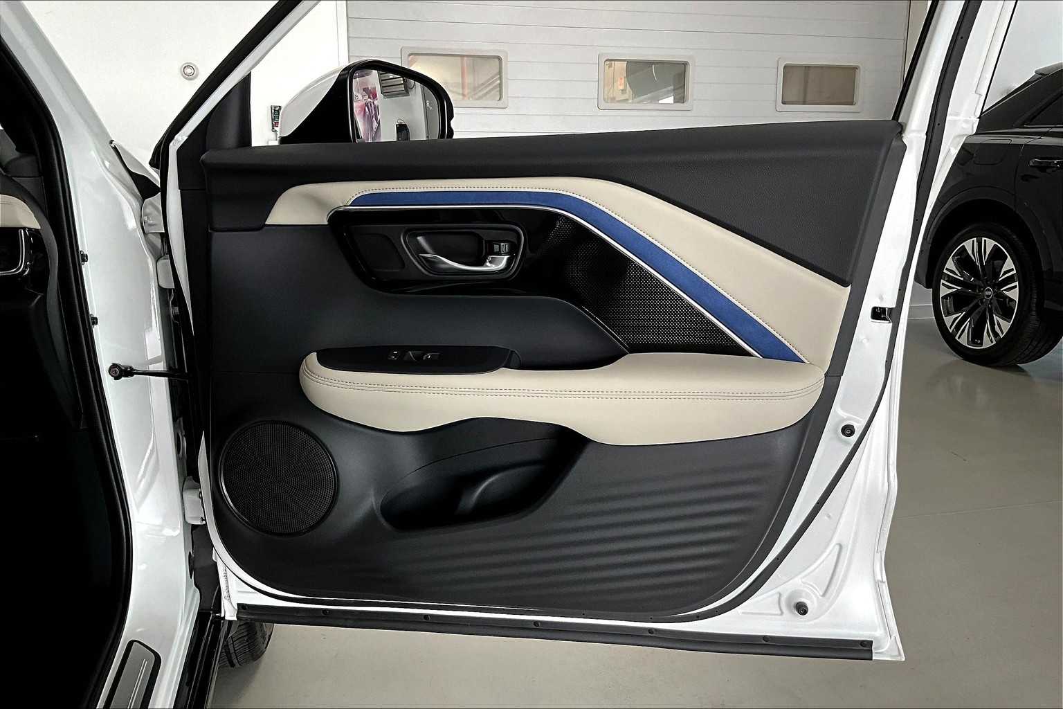 Thumbnail: 2025 Acura ADX - 26