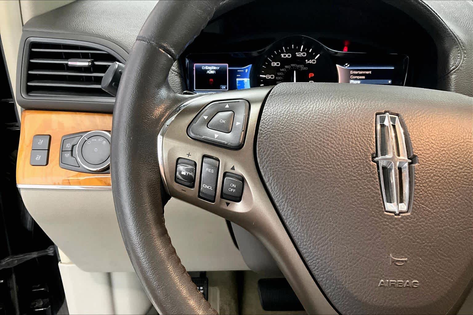 Thumbnail: 2015 Lincoln MKX - 21