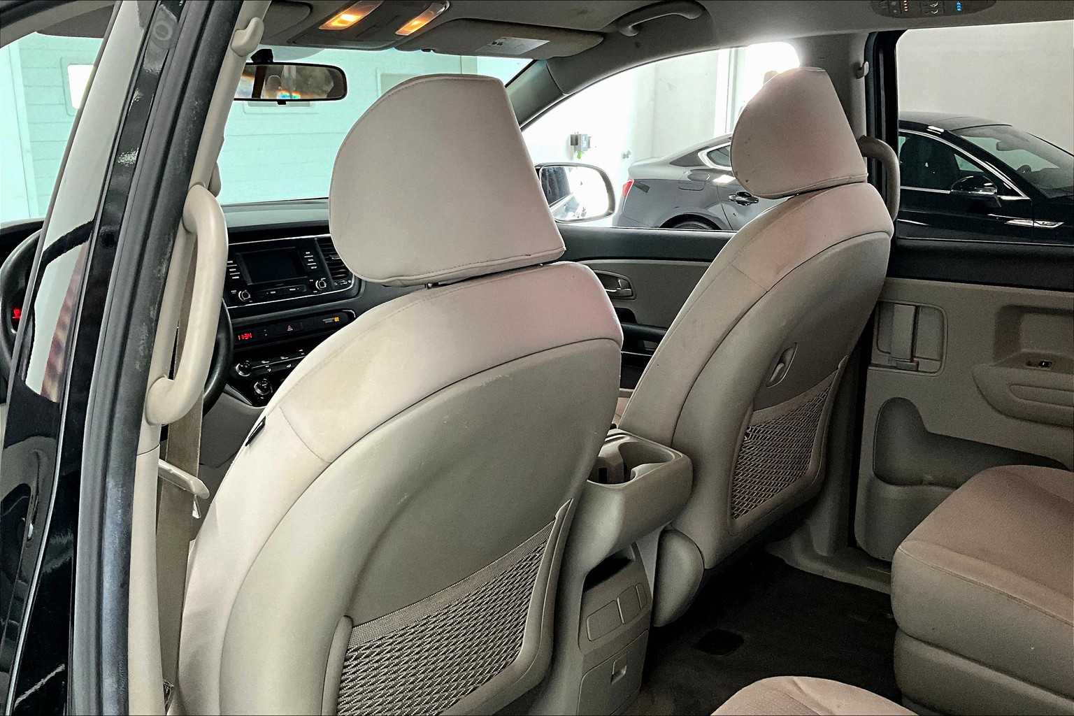 Thumbnail: 2017 Kia Sedona - 10