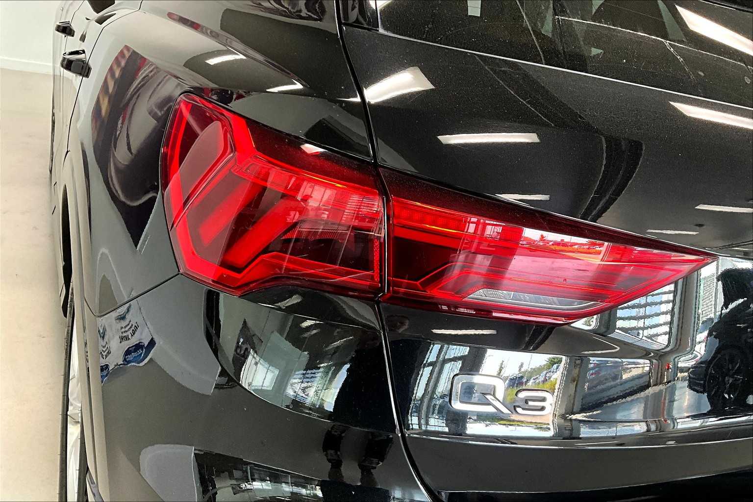 Thumbnail: 2020 Audi Q3 - 28