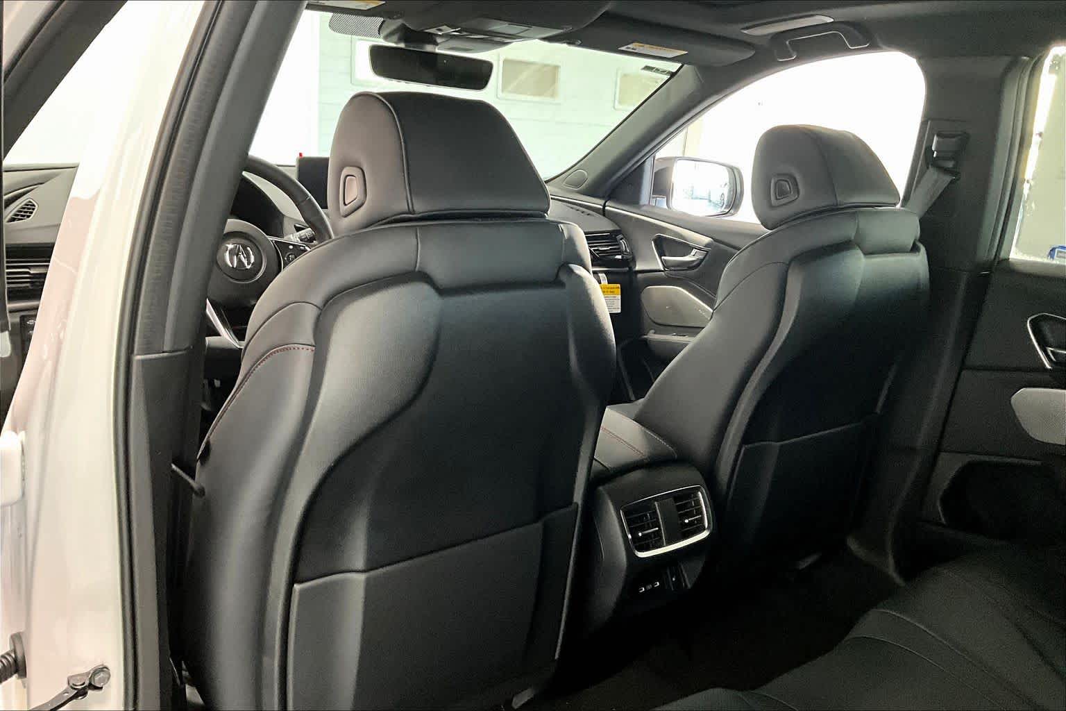 Thumbnail: 2026 Acura RDX - 12