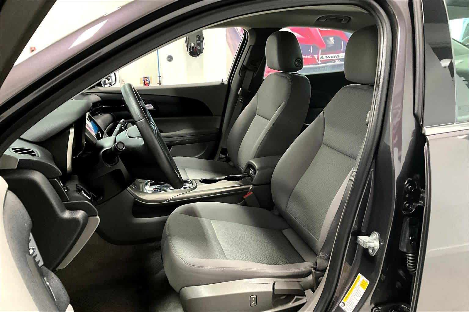 Thumbnail: 2013 Chevrolet Malibu - 10