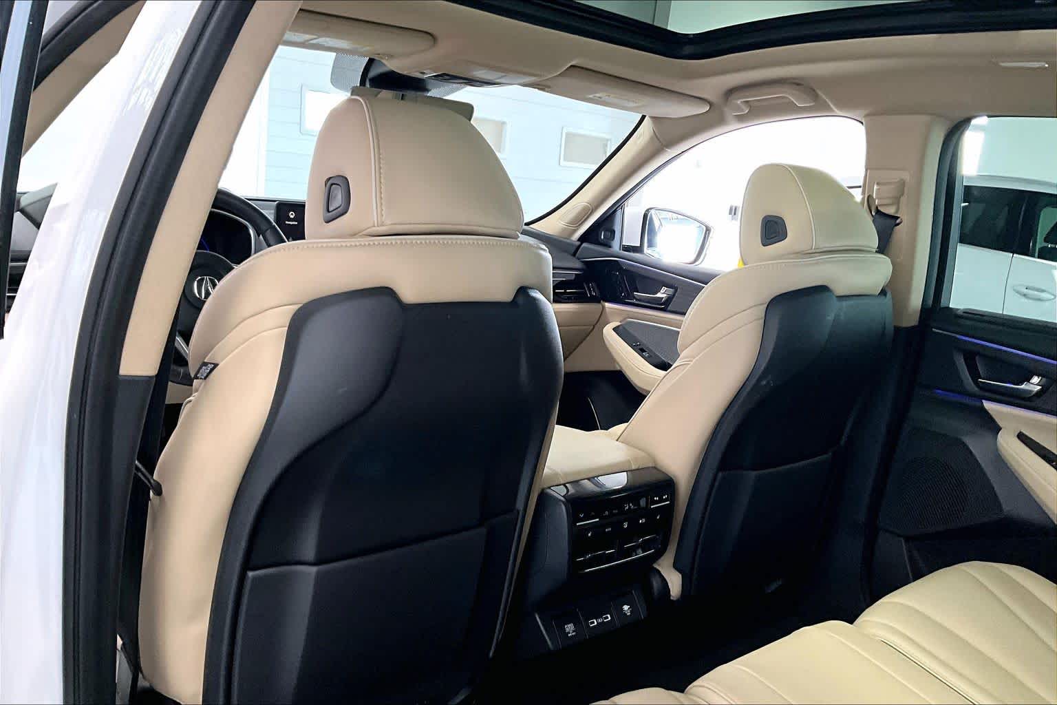 Thumbnail: 2023 Acura MDX - 11