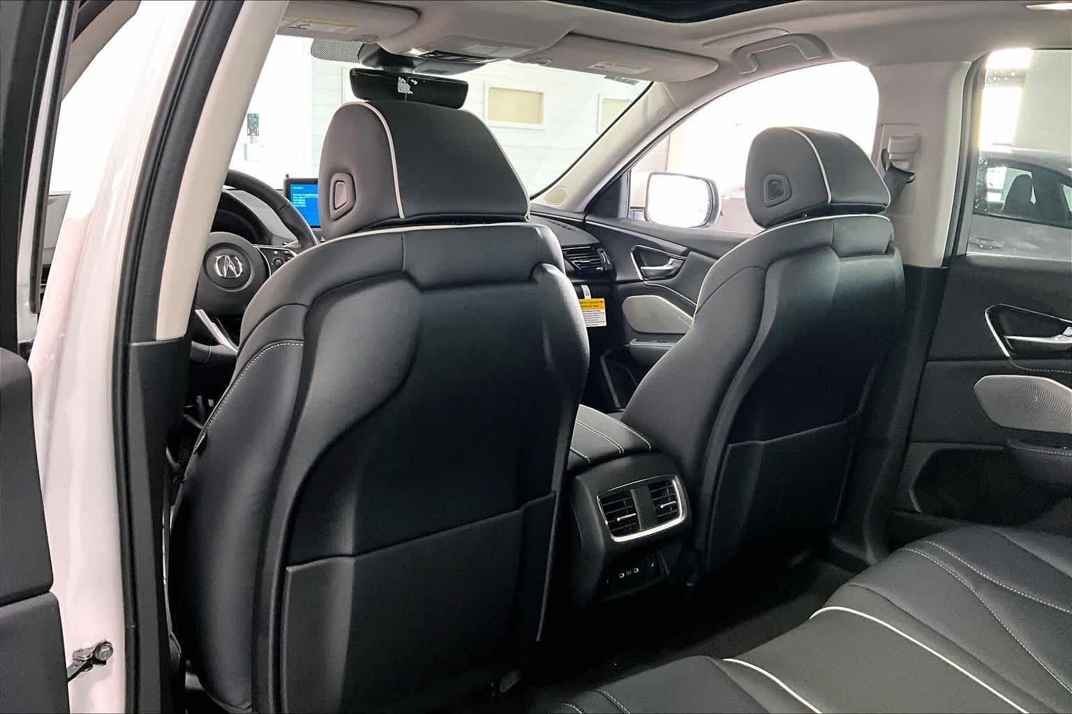 Thumbnail: 2026 Acura RDX - 12