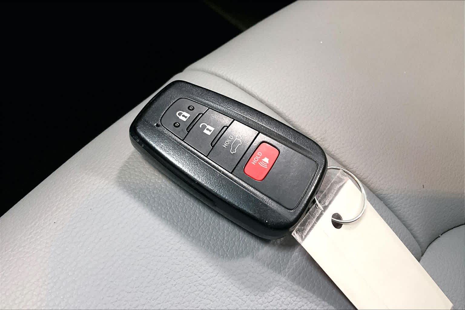 Thumbnail: 2022 Toyota Highlander - 18