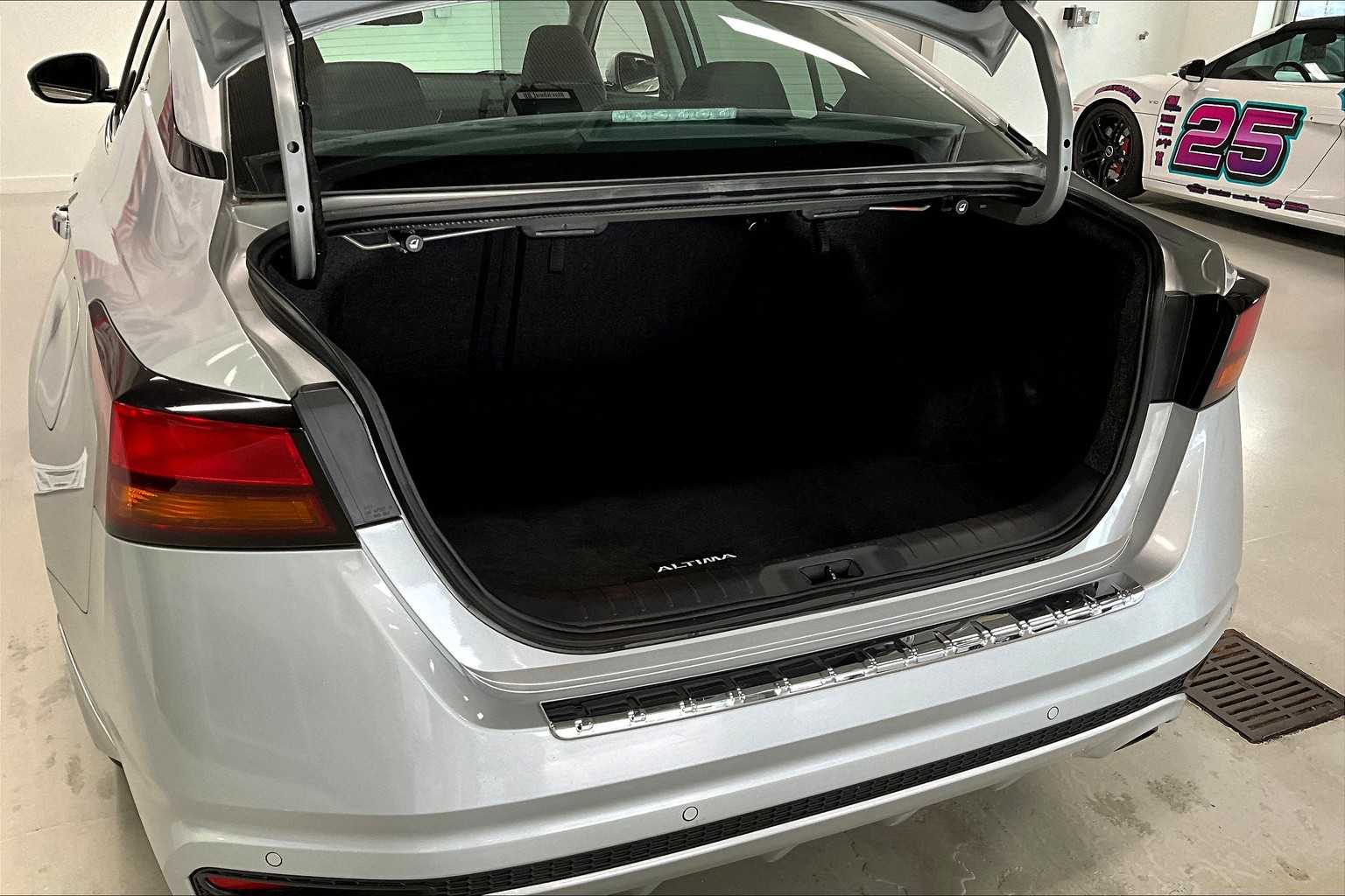 Thumbnail: 2022 Nissan Altima - 17