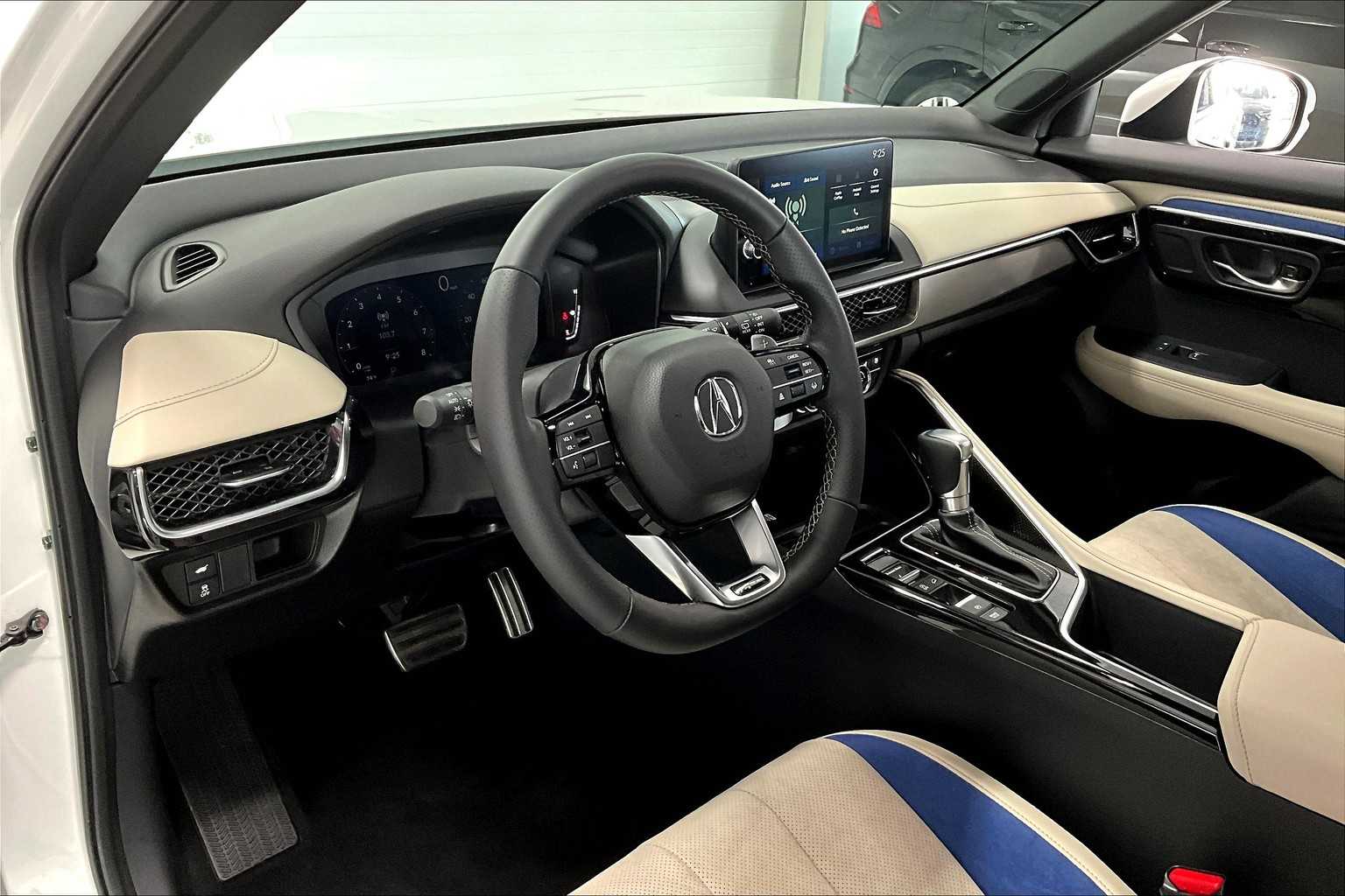 Thumbnail: 2025 Acura ADX - 2