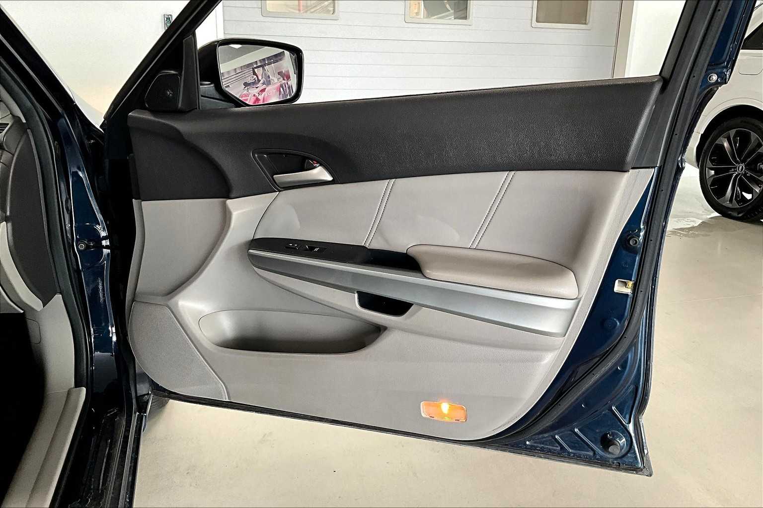 Thumbnail: 2010 Honda Accord - 14