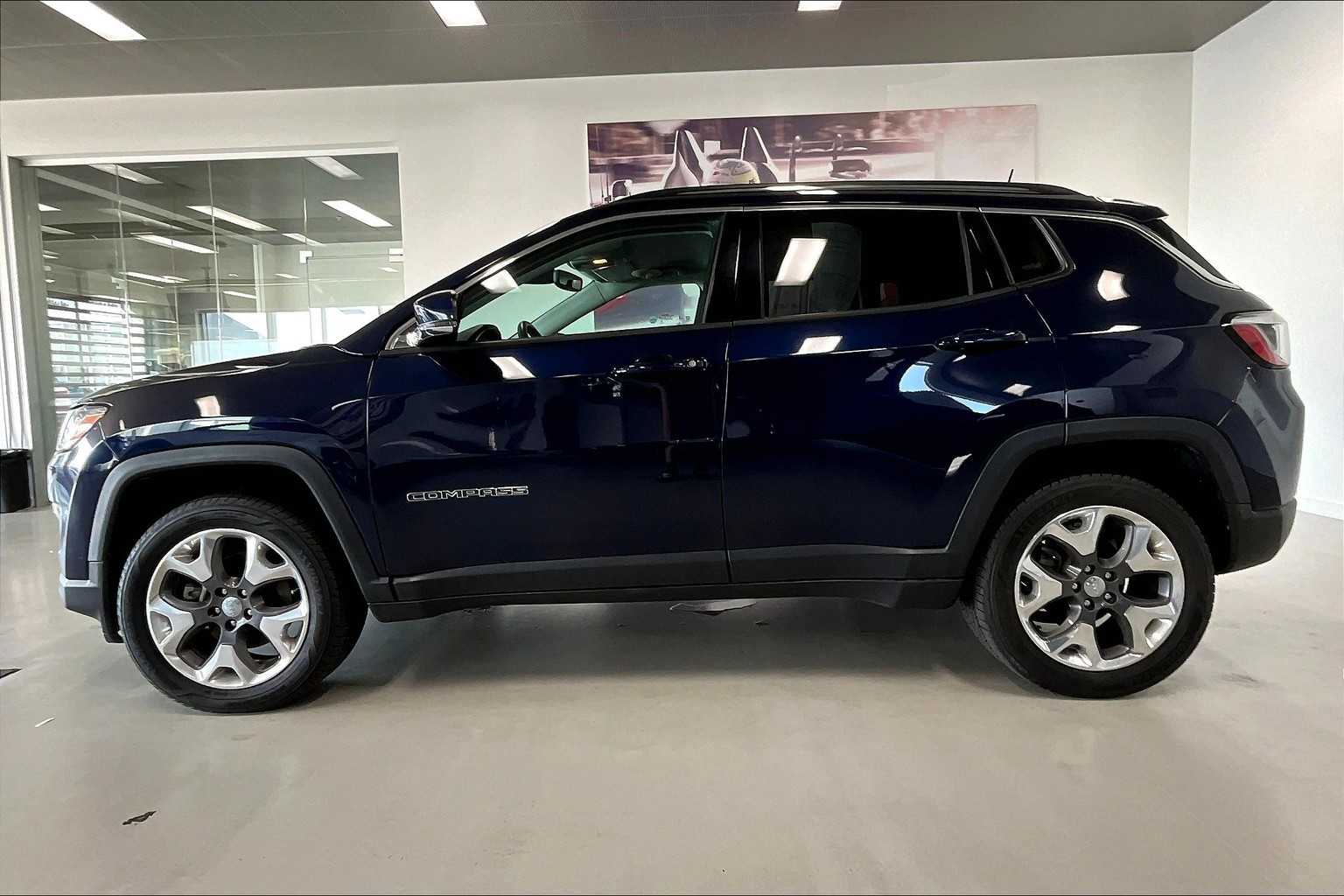 Thumbnail: 2019 Jeep Compass - 3