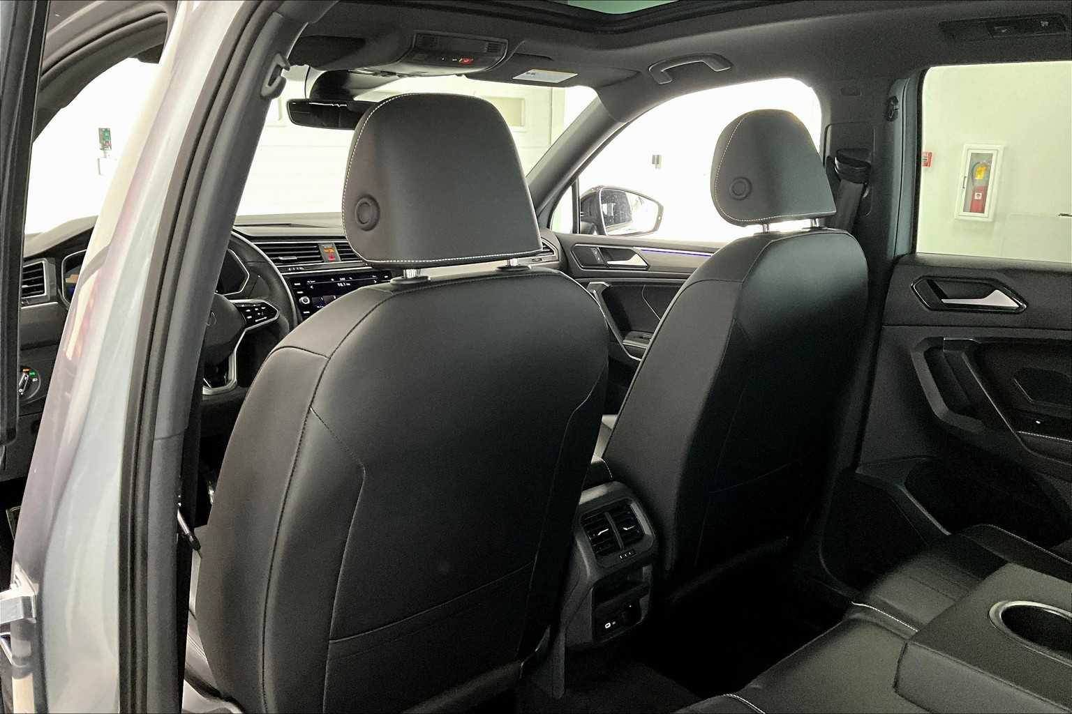 Thumbnail: 2024 Volkswagen Tiguan - 11