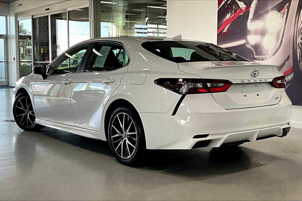 Used 2023 Toyota Camry SE Sedan