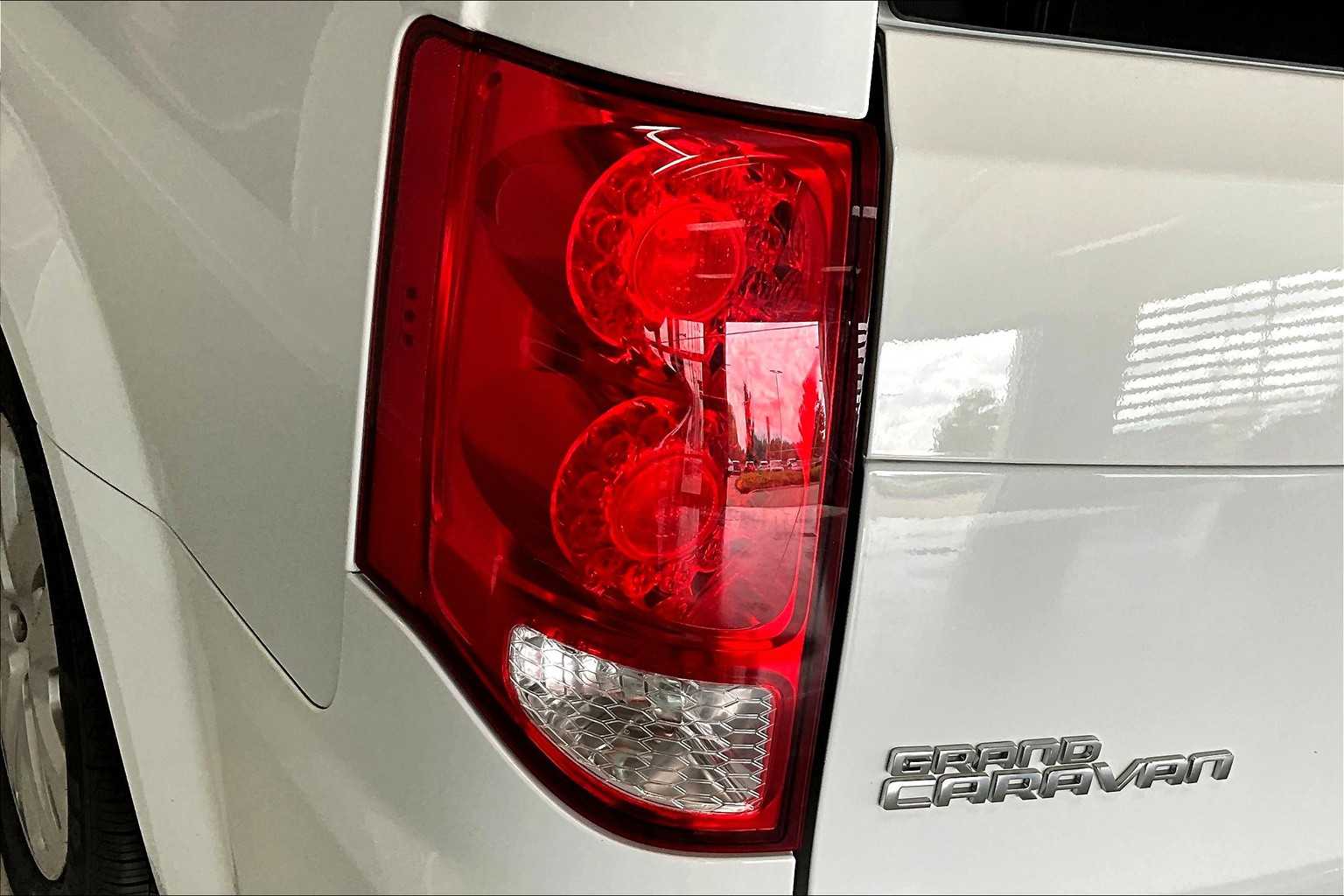 Thumbnail: 2016 Dodge Grand Caravan - 11