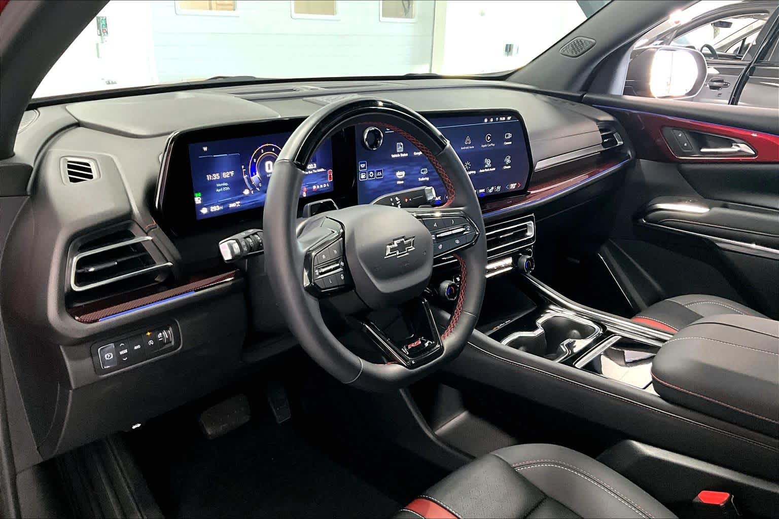 Thumbnail: 2024 Chevrolet Traverse - 2