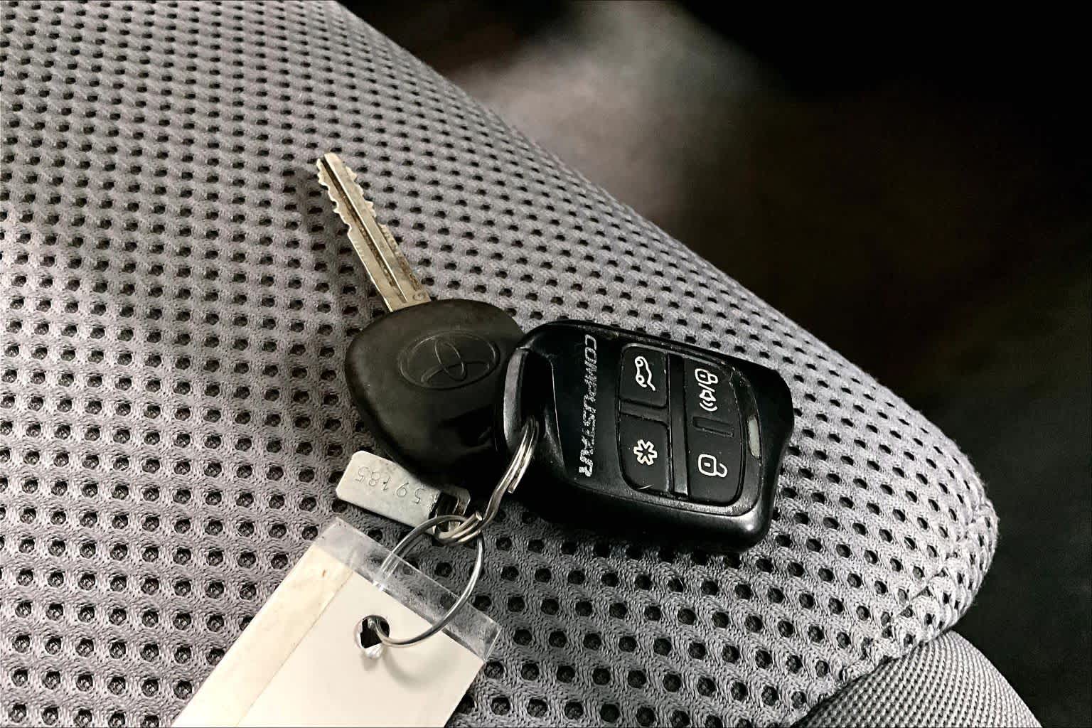 Thumbnail: 2011 Toyota Tacoma - 17