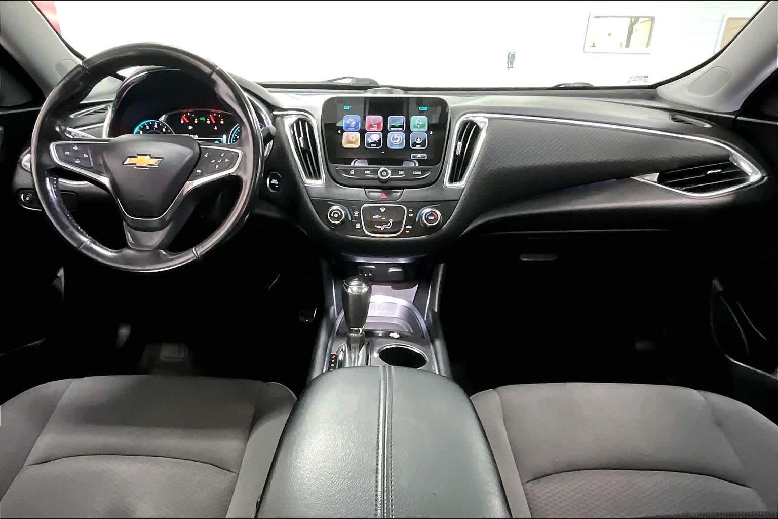 Thumbnail: 2018 Chevrolet Malibu - 9