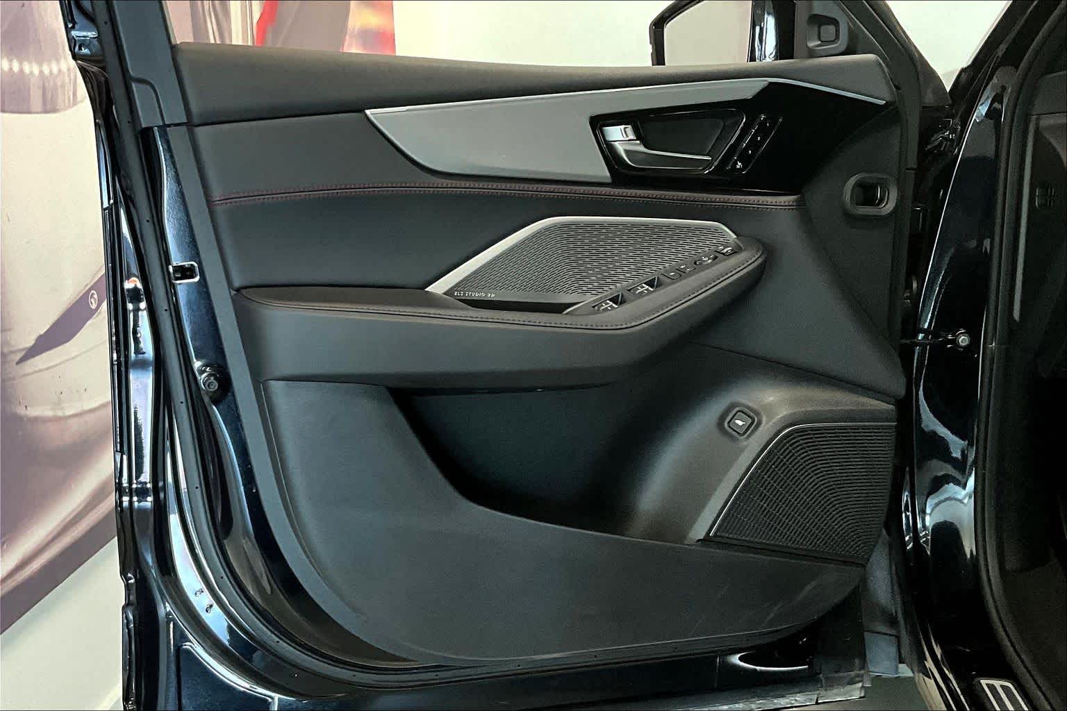 Thumbnail: 2023 Acura MDX - 24