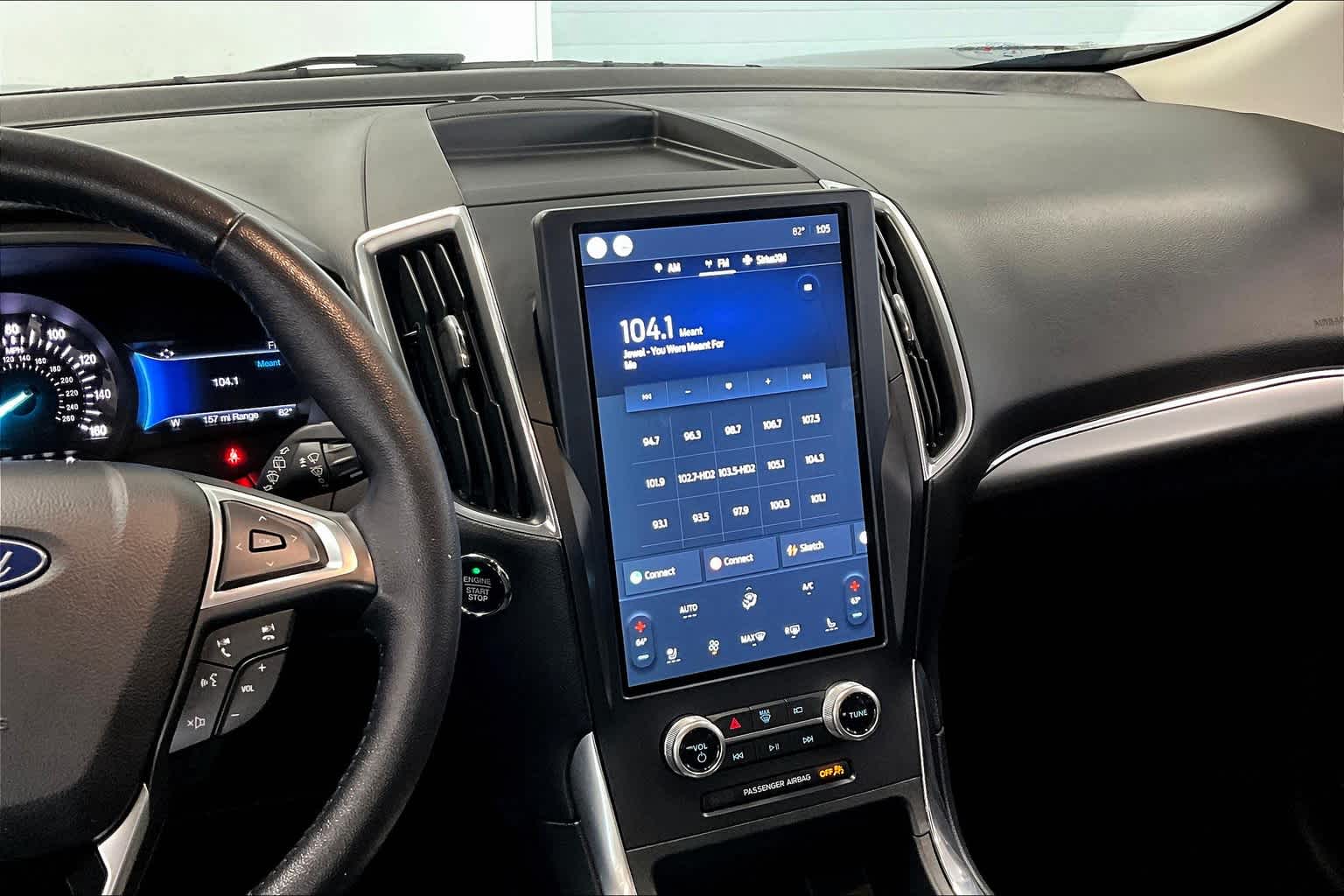 2022 Ford Edge Titanium 14